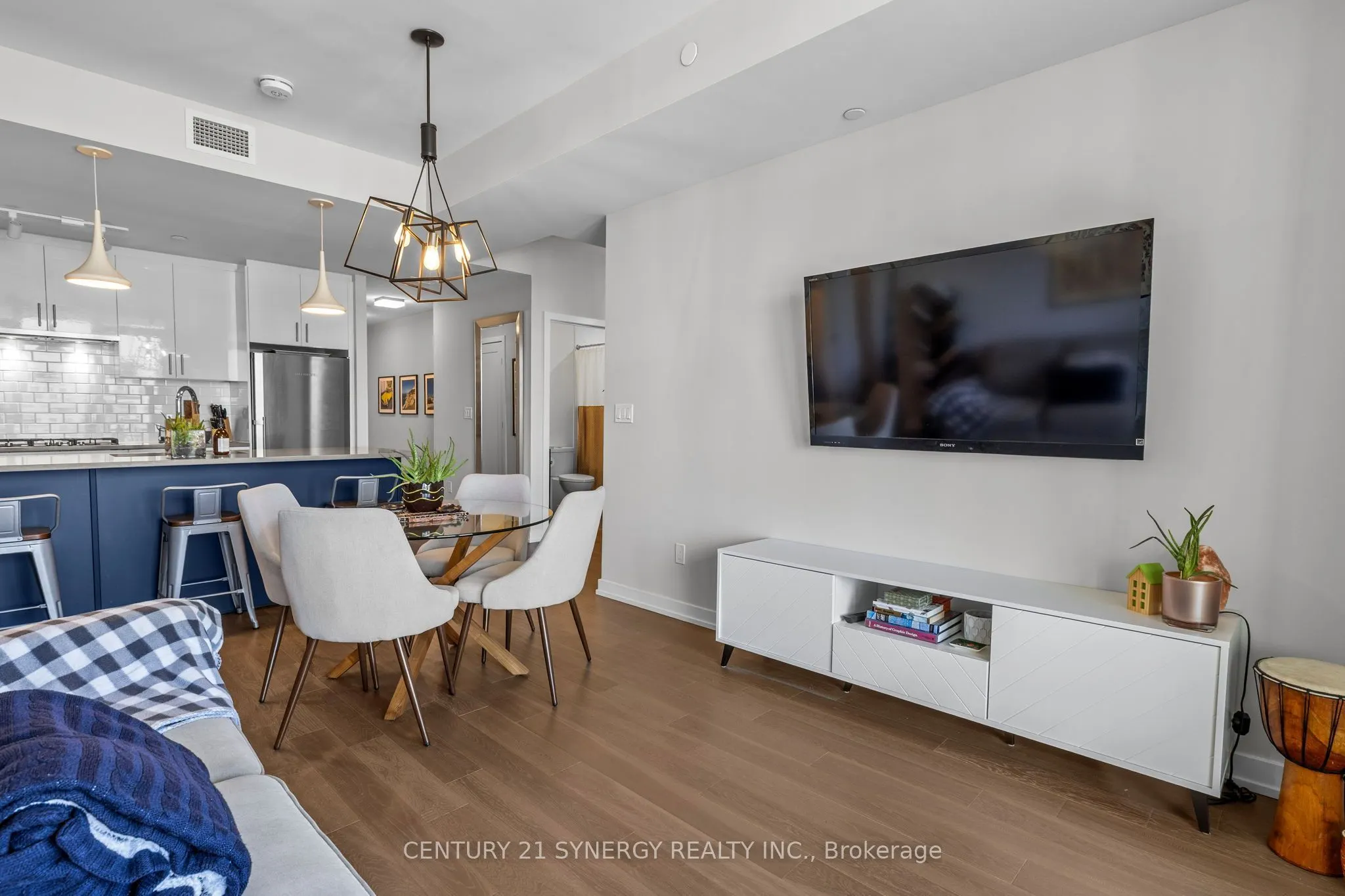 570 De Mazenod Avenue #512