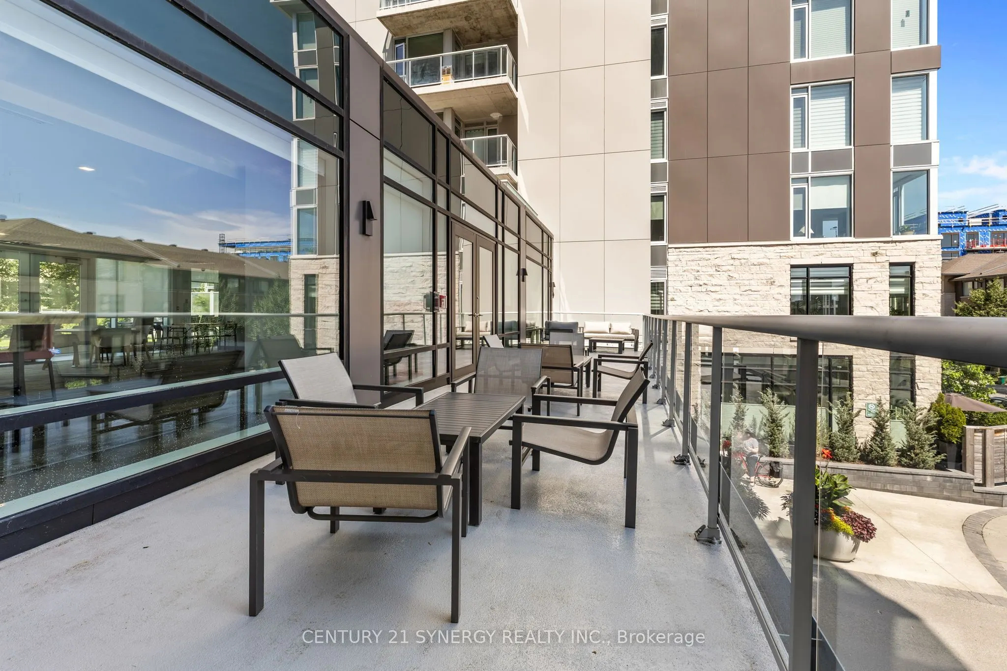 570 De Mazenod Avenue #512