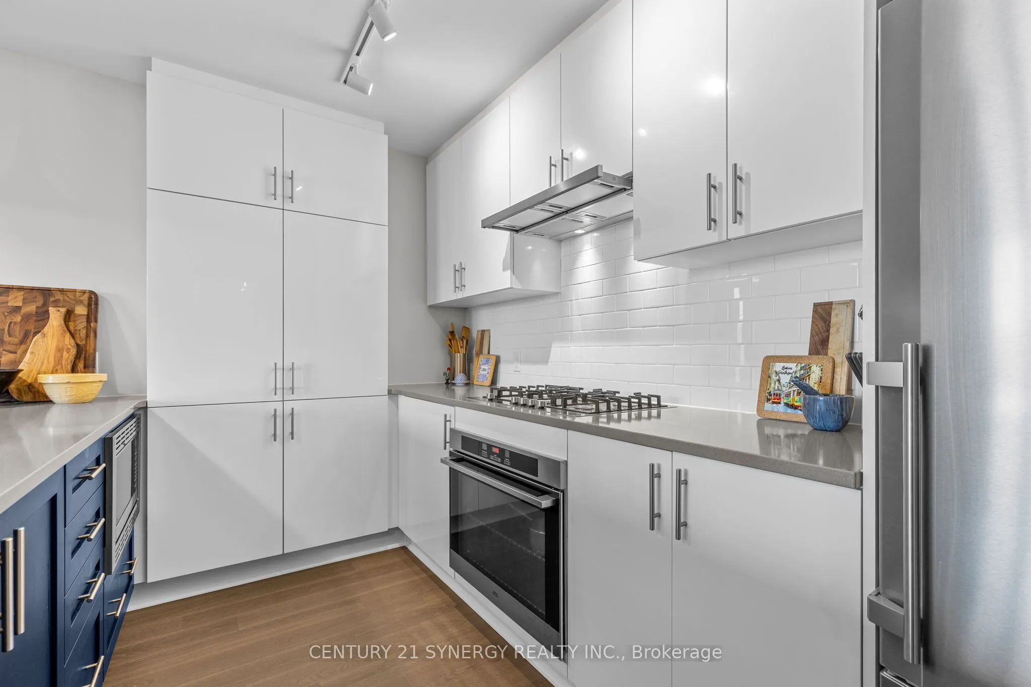 570 De Mazenod Avenue #512