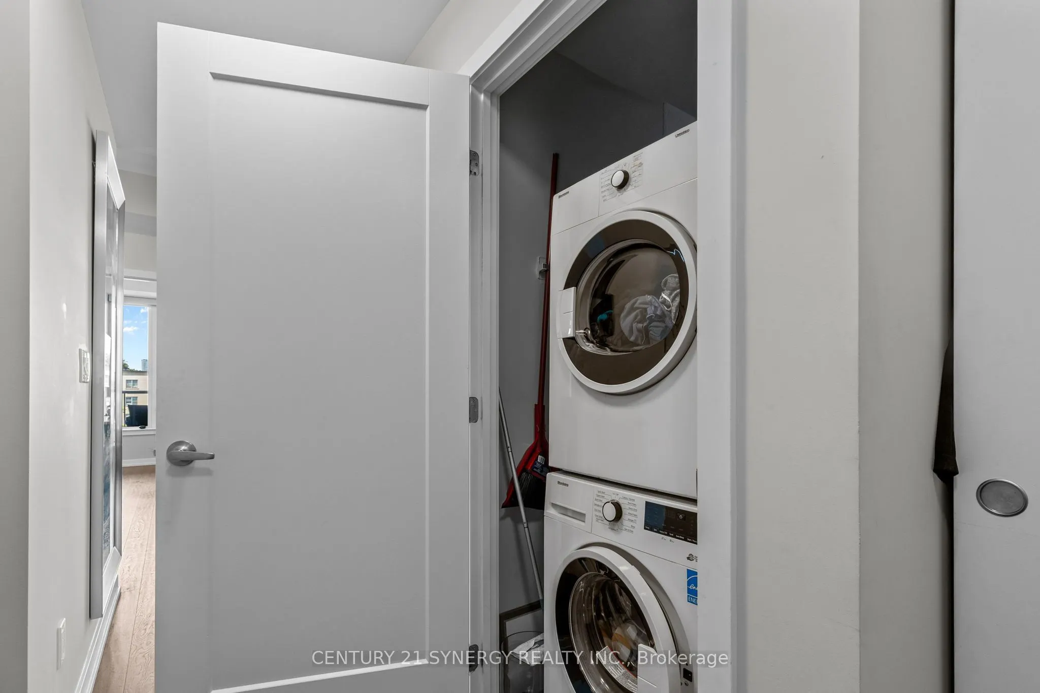 570 De Mazenod Avenue #512