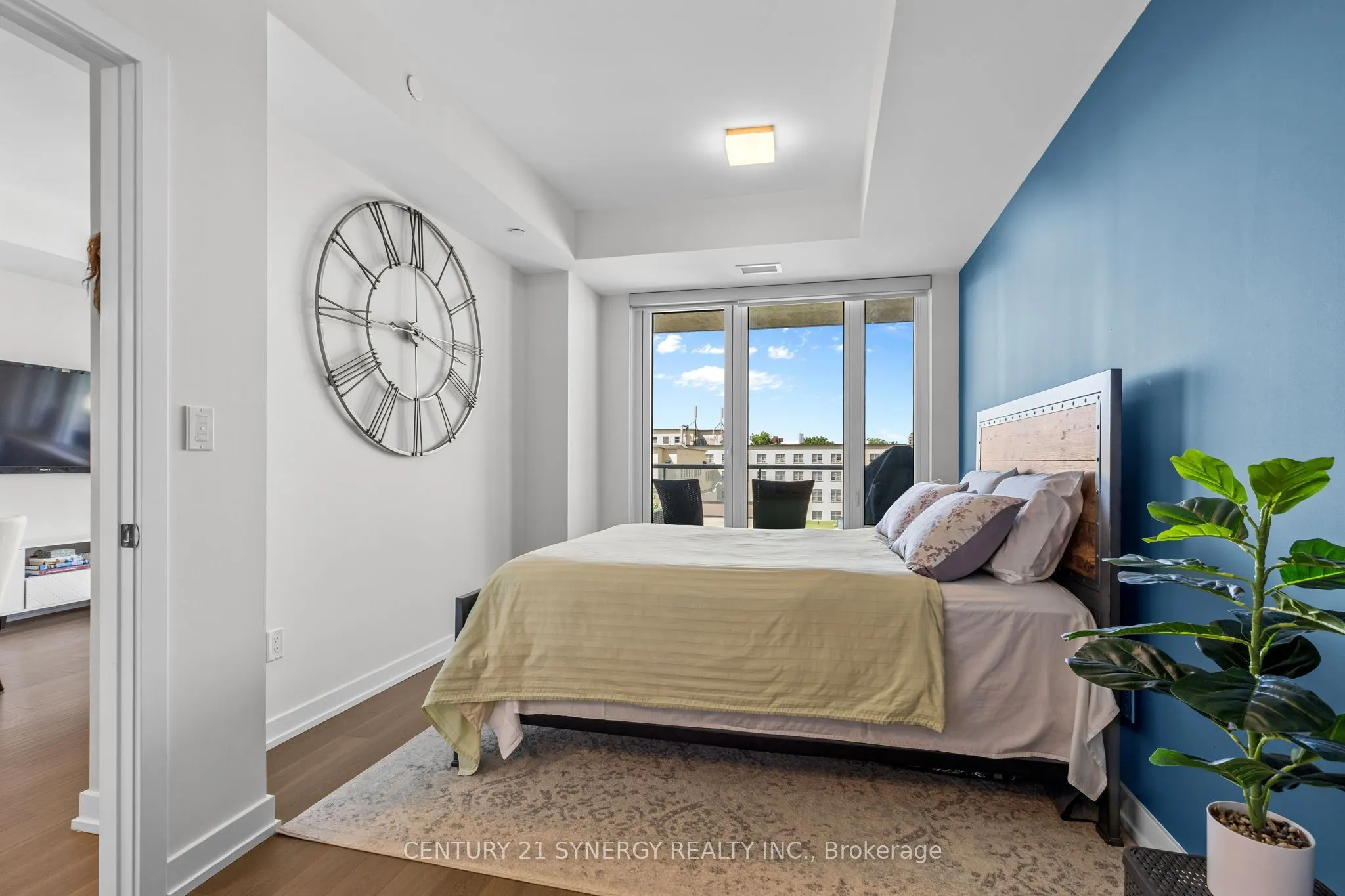 570 De Mazenod Avenue #512