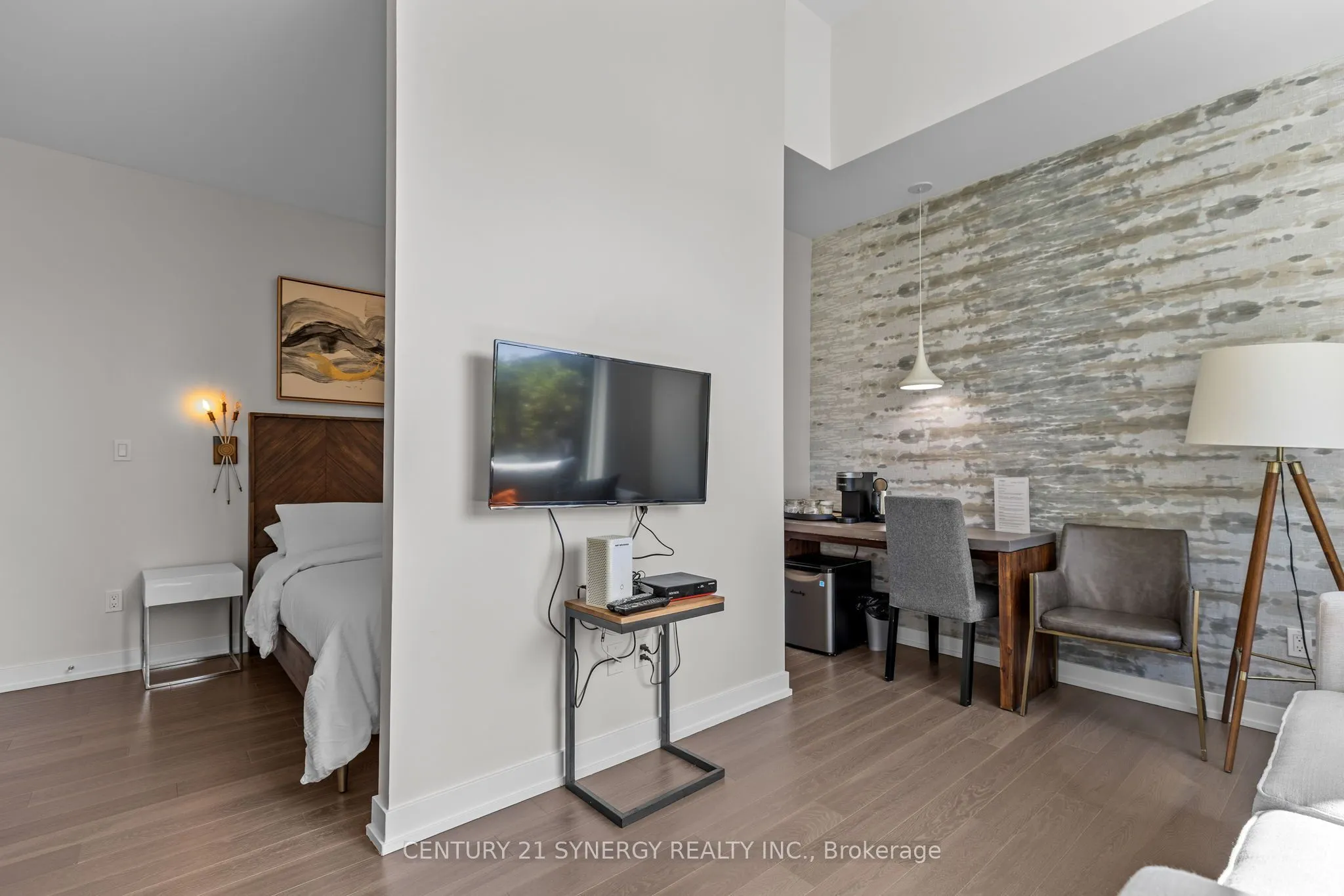 570 De Mazenod Avenue #512