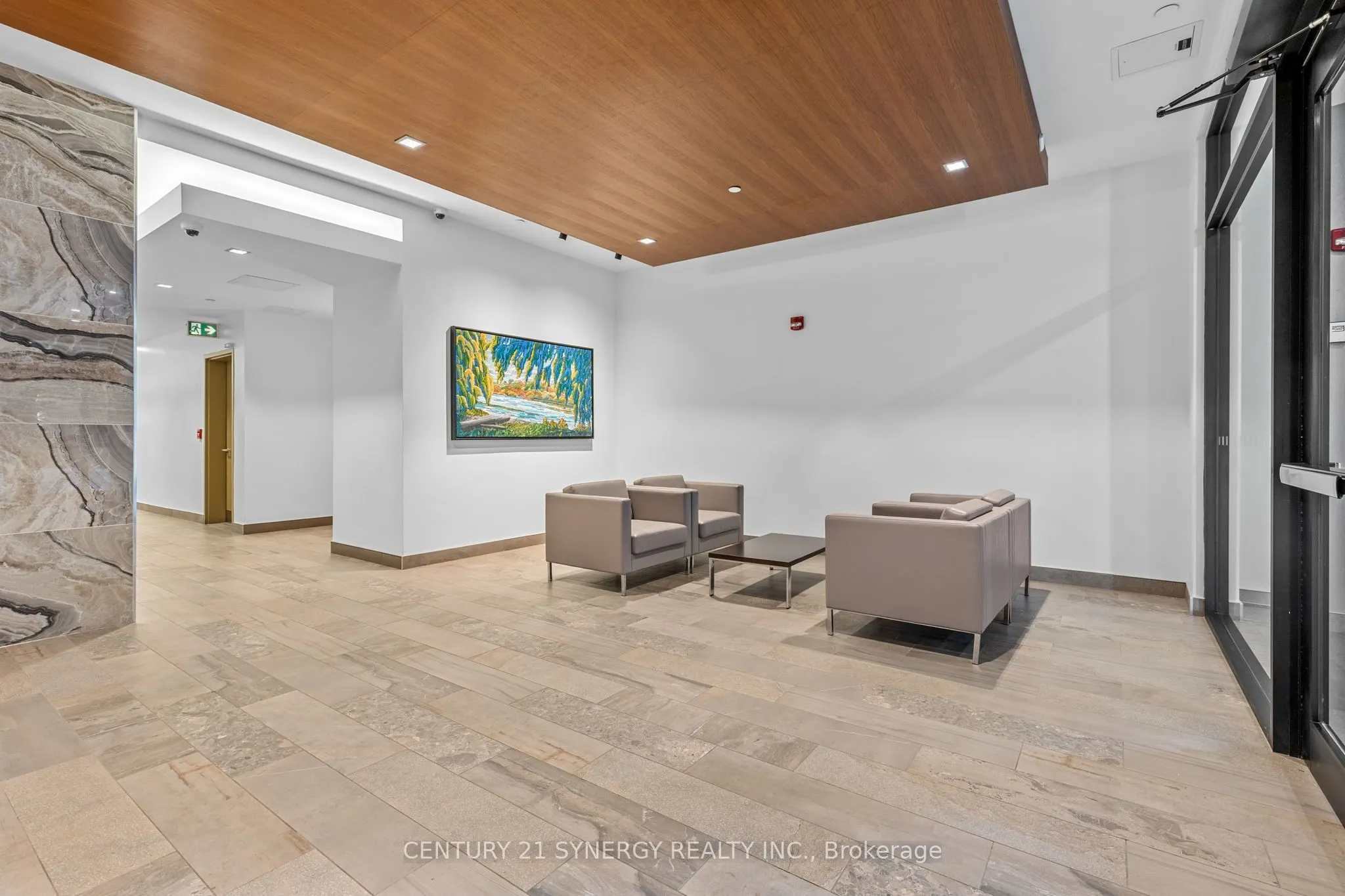 570 De Mazenod Avenue #512