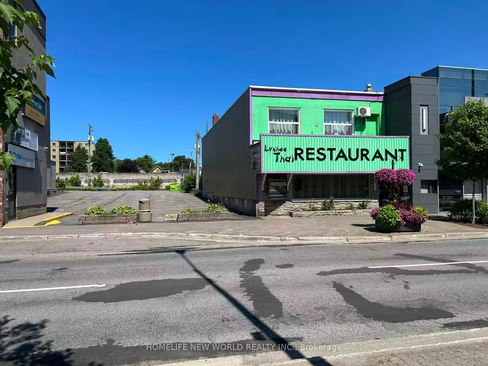 280 Queen Street E
