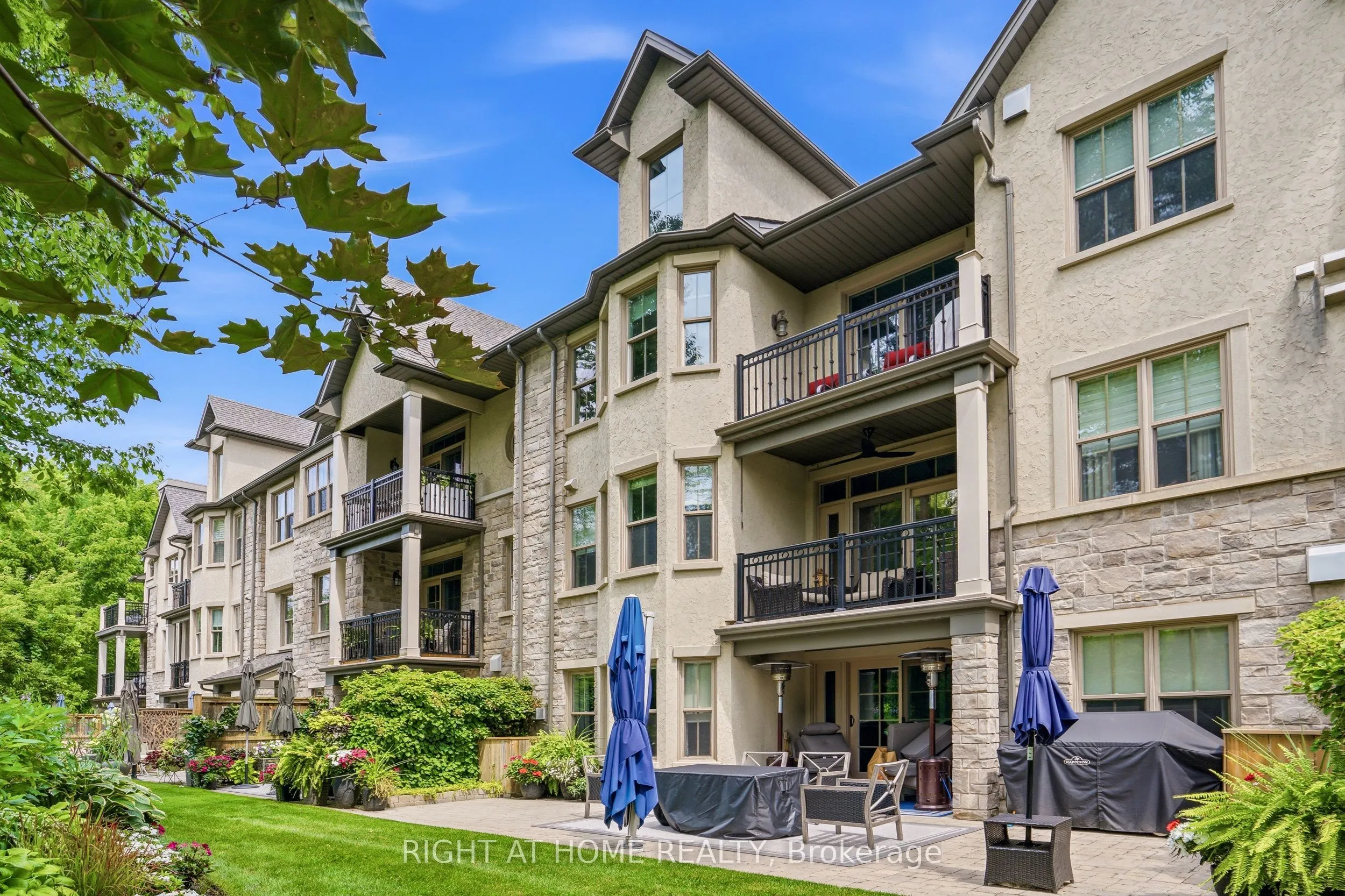 14 Aberdeen Lane S #8