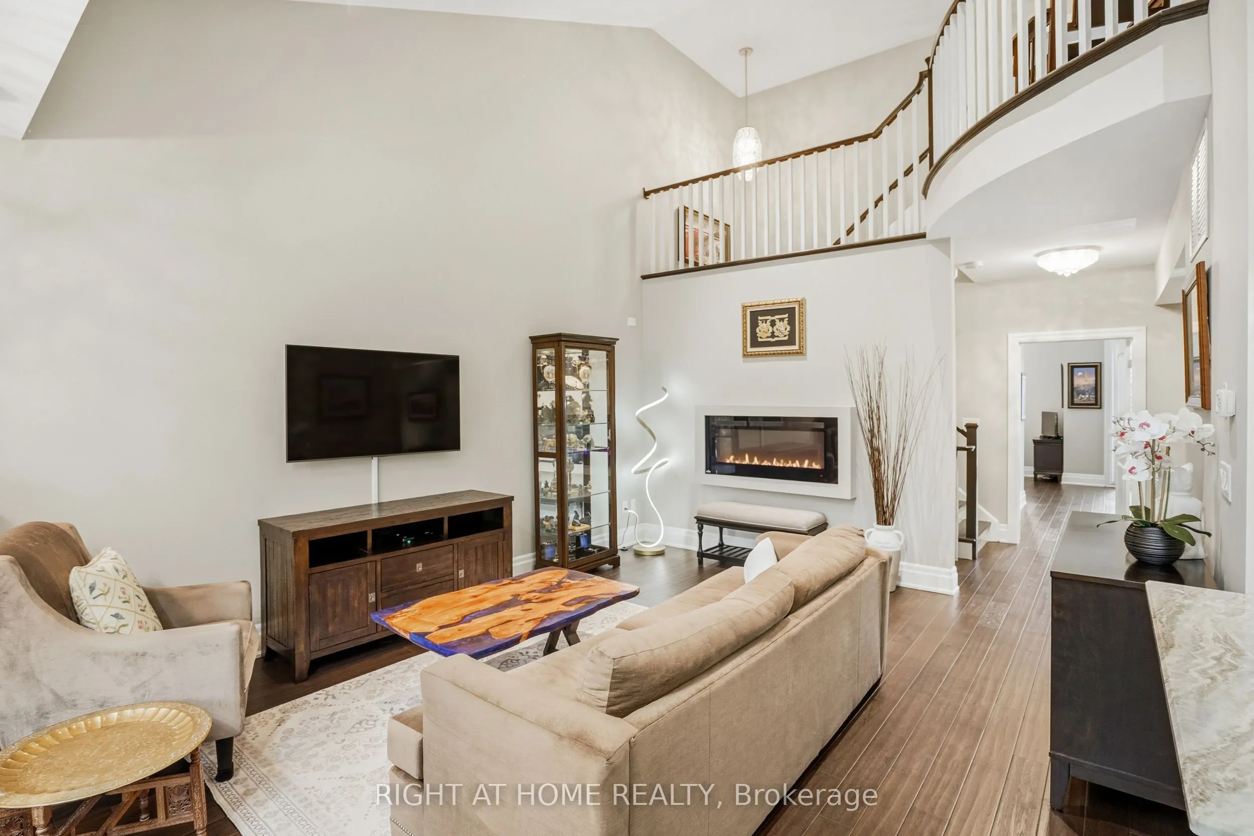 14 Aberdeen Lane S #8