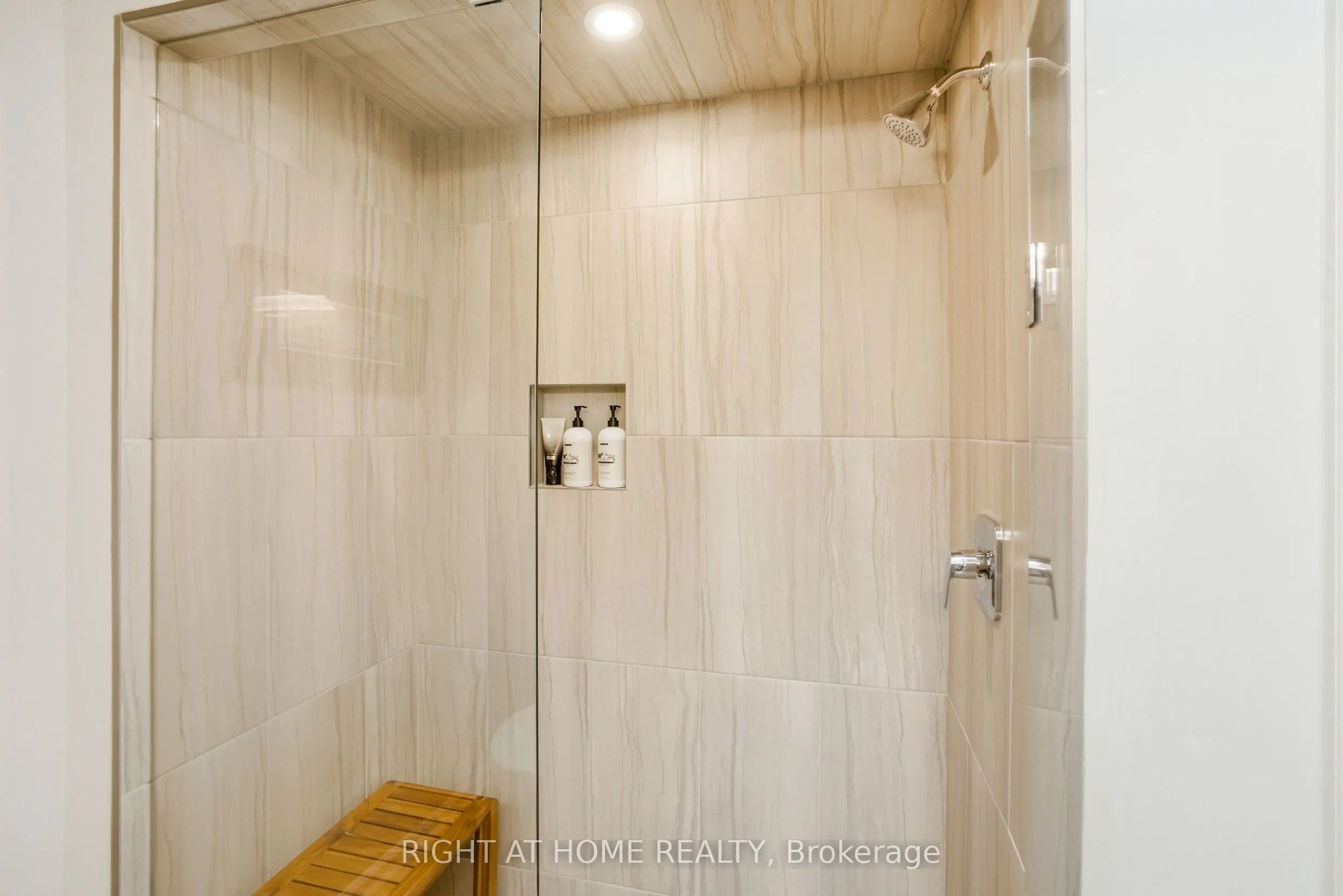 14 Aberdeen Lane S #8