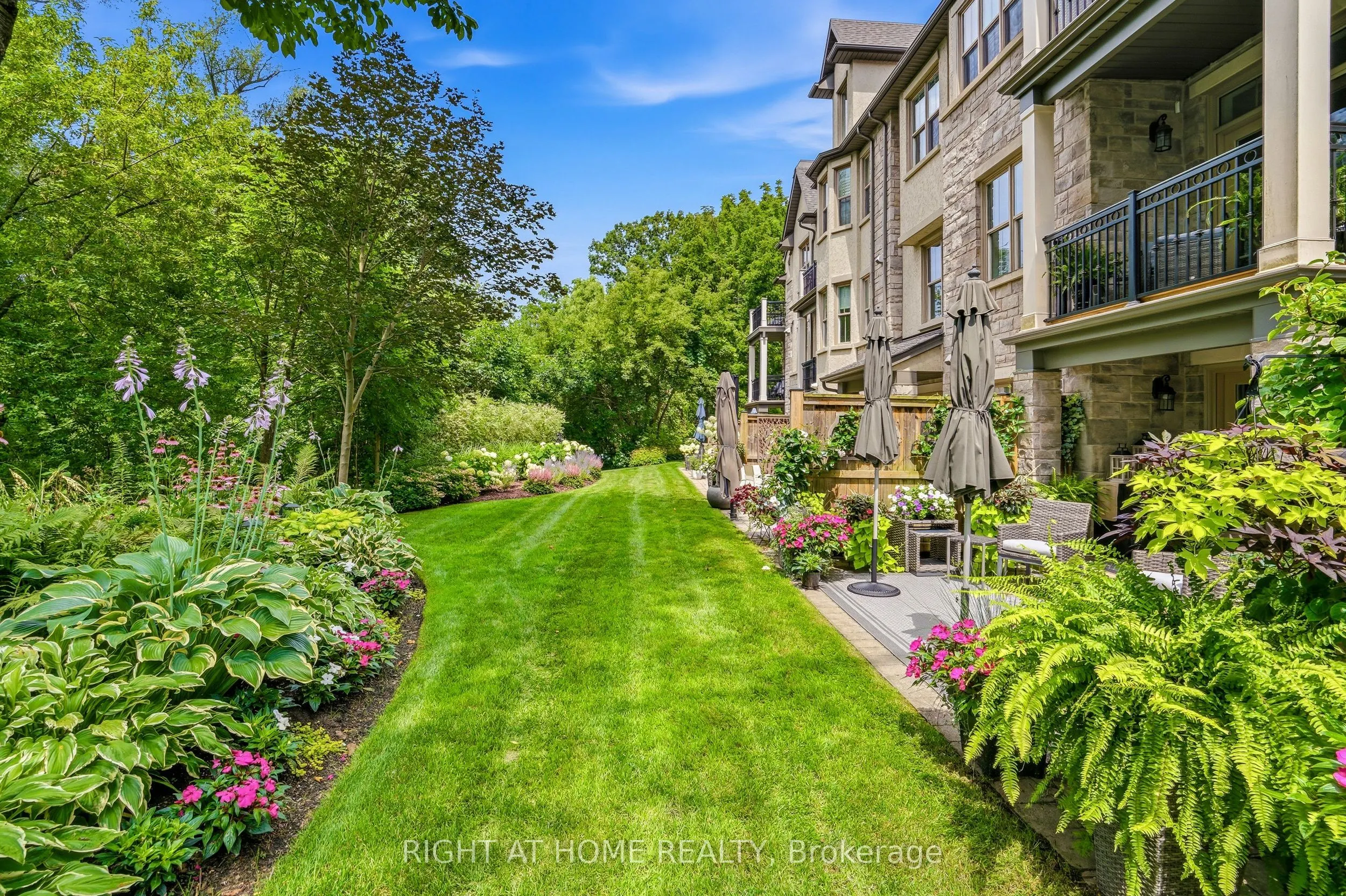 14 Aberdeen Lane S #8
