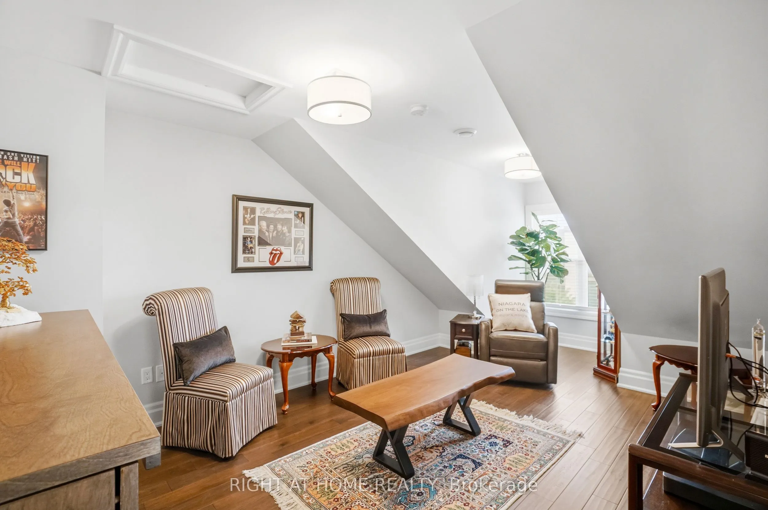 14 Aberdeen Lane S #8