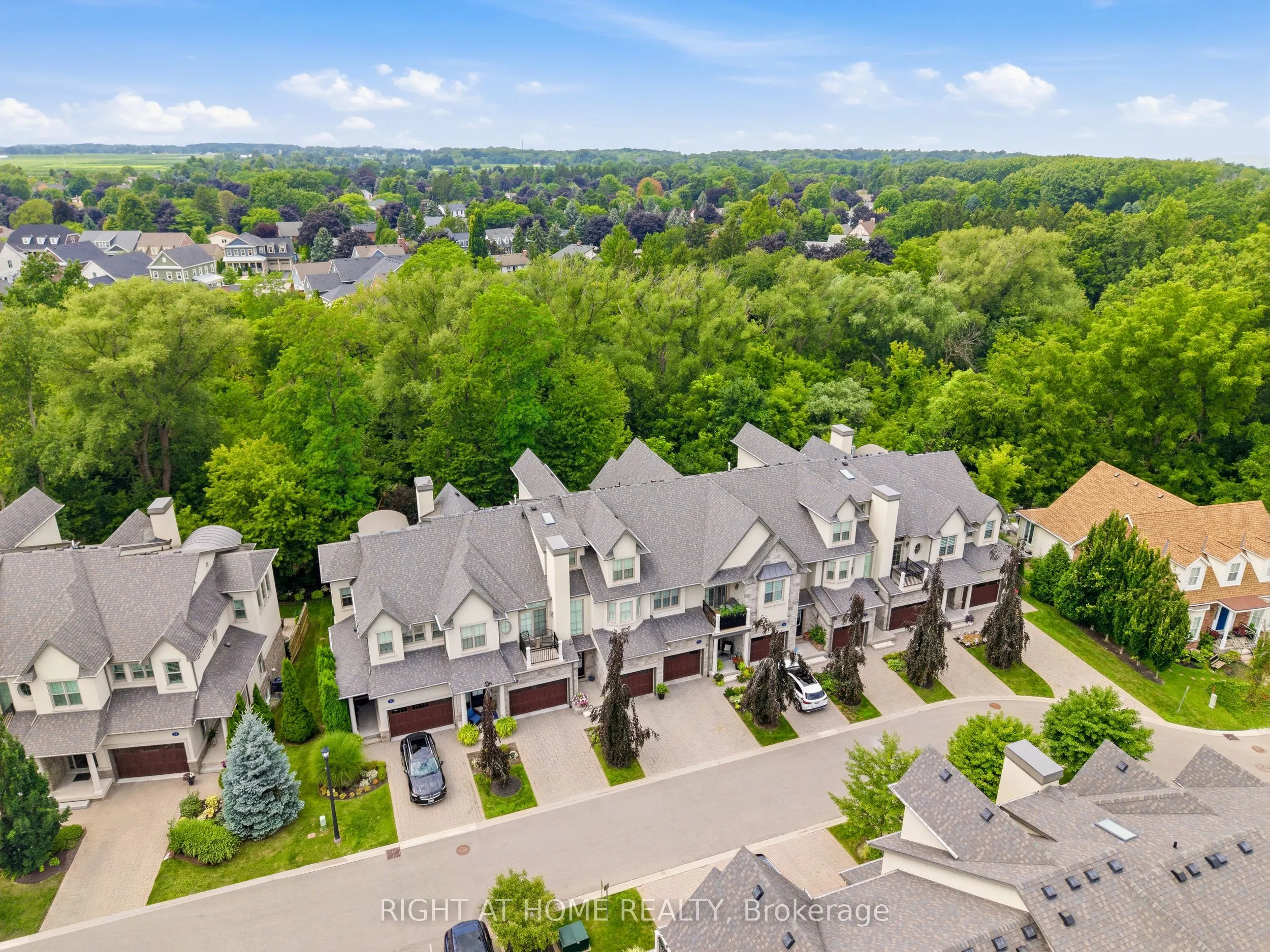 14 Aberdeen Lane S #8