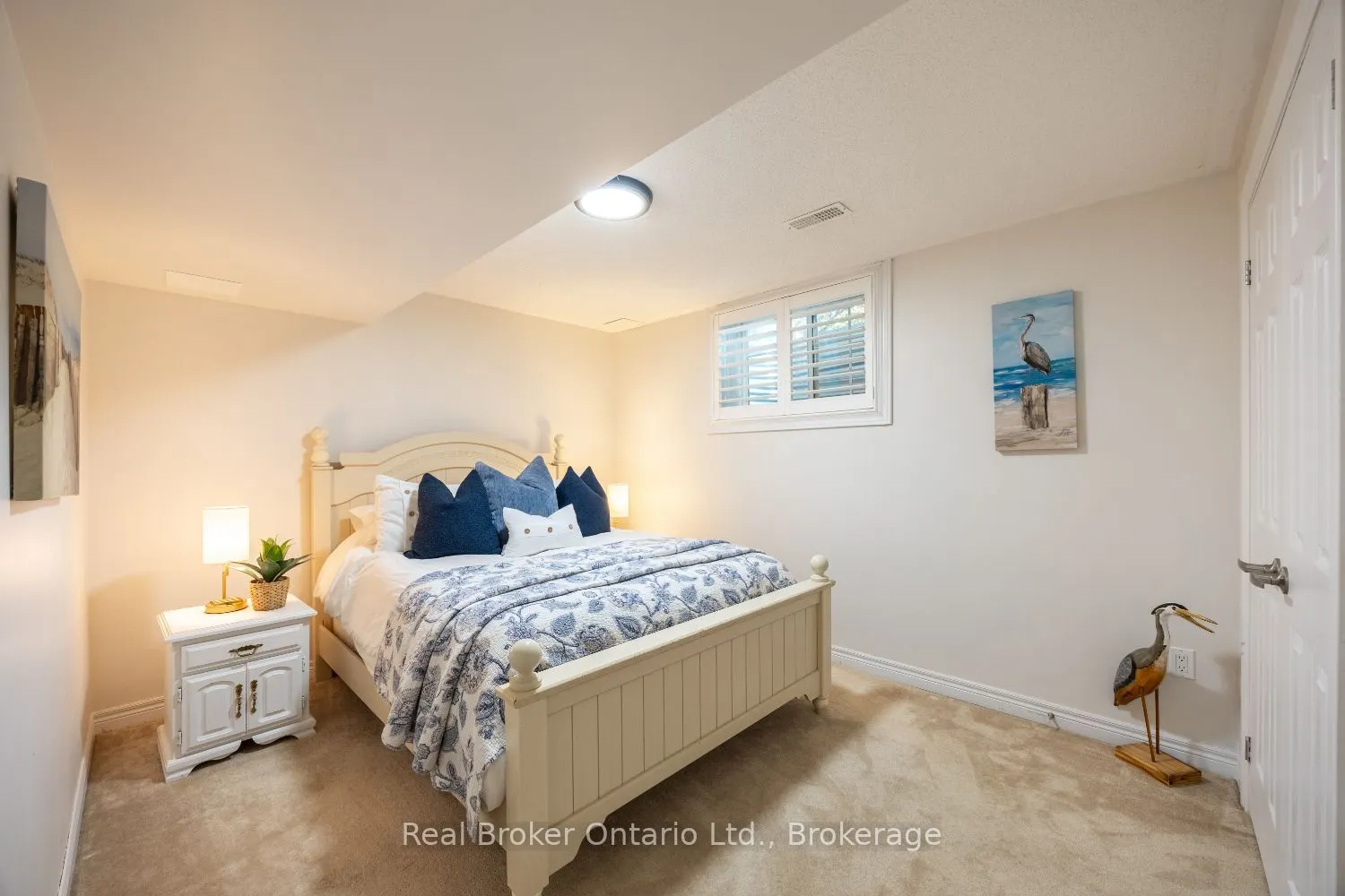 11 Greenaway Circle