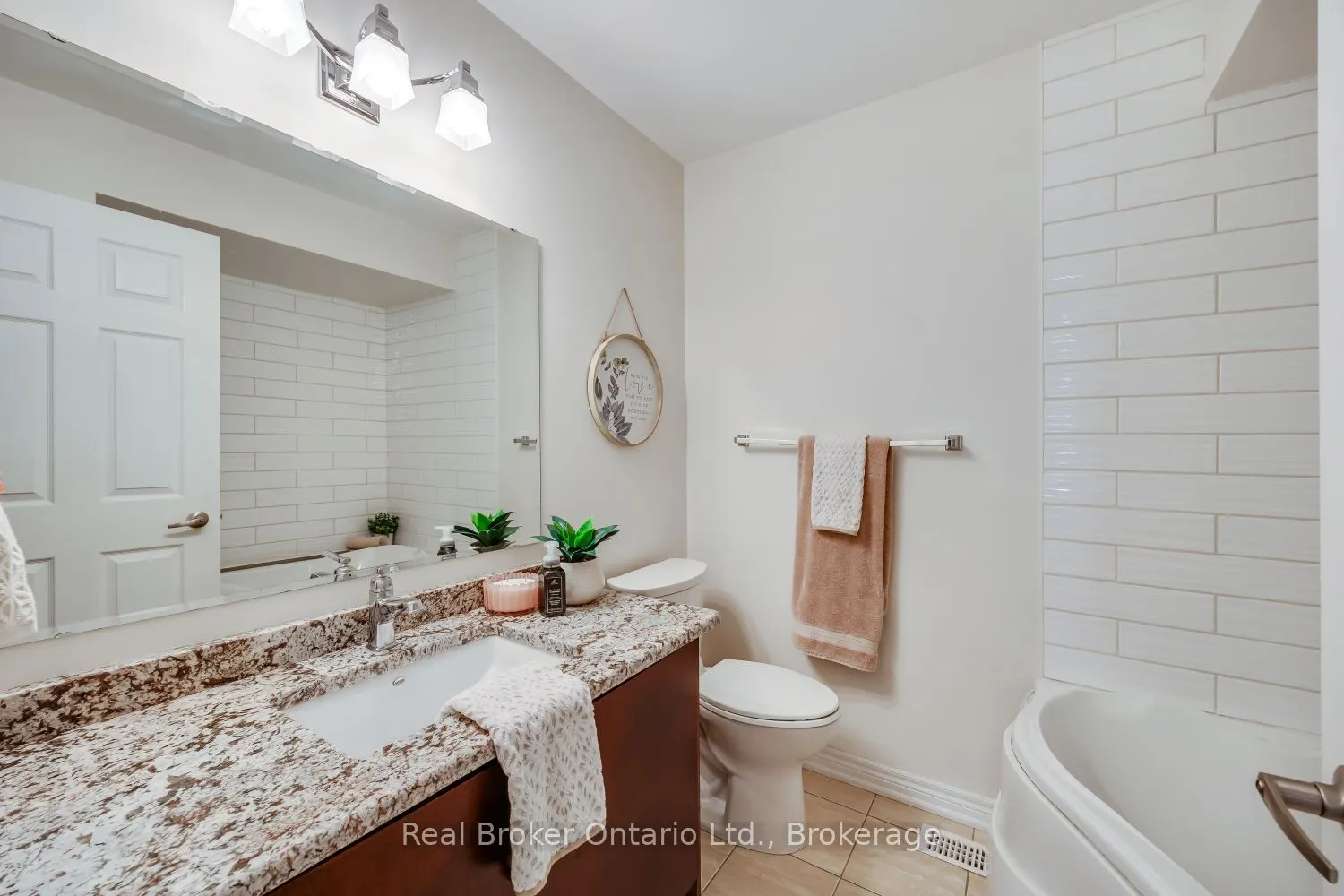 11 Greenaway Circle