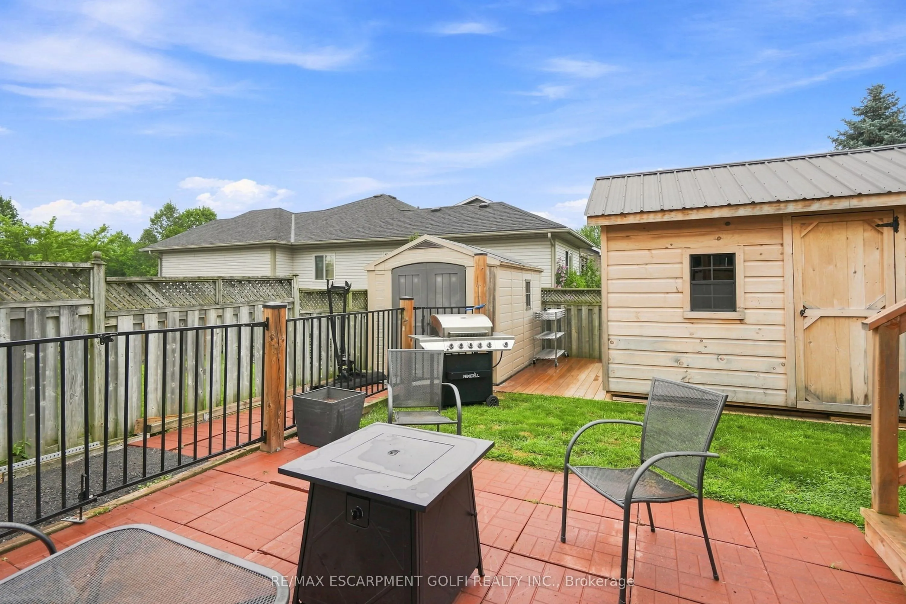 13 Golden Acres Drive