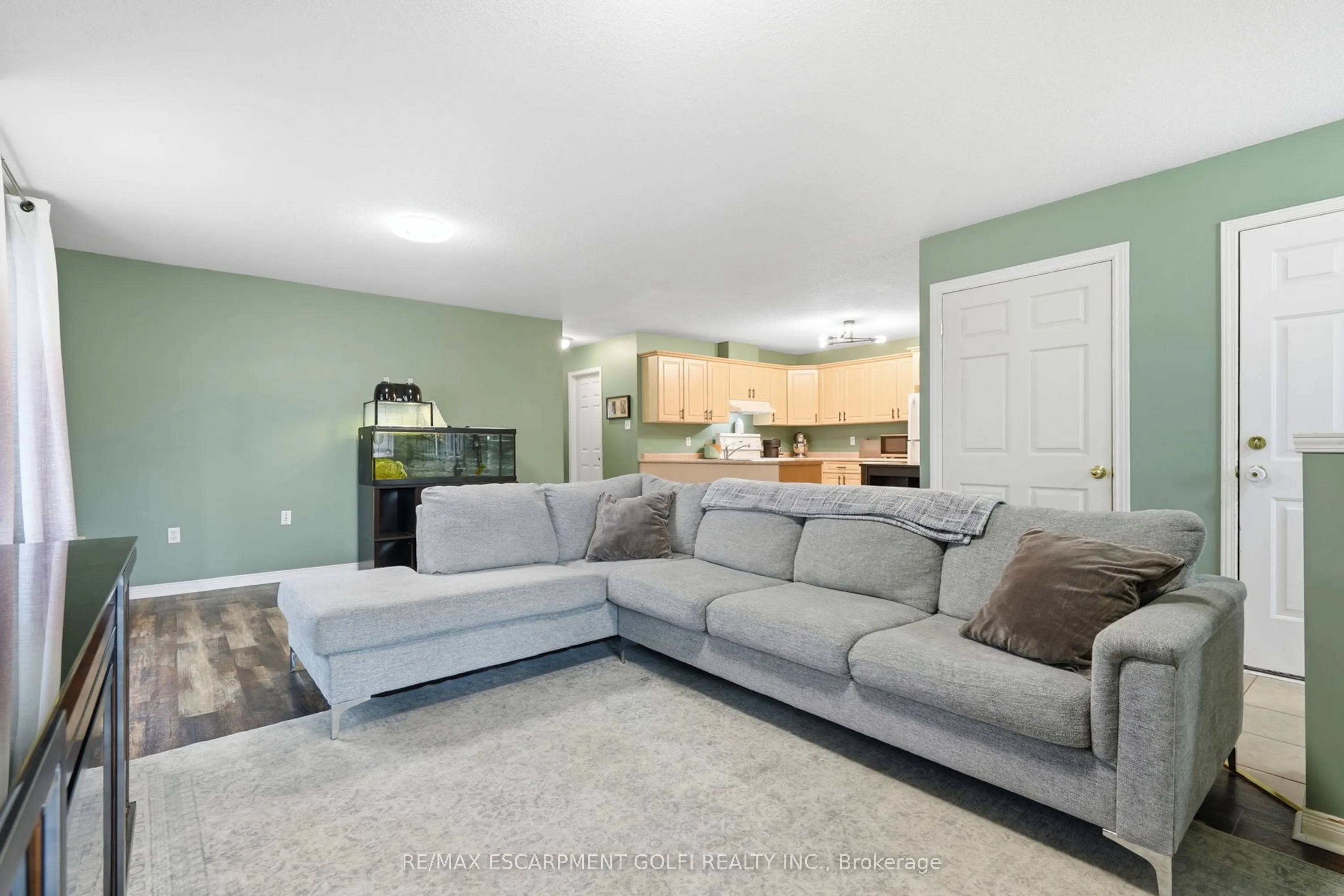 13 Golden Acres Drive