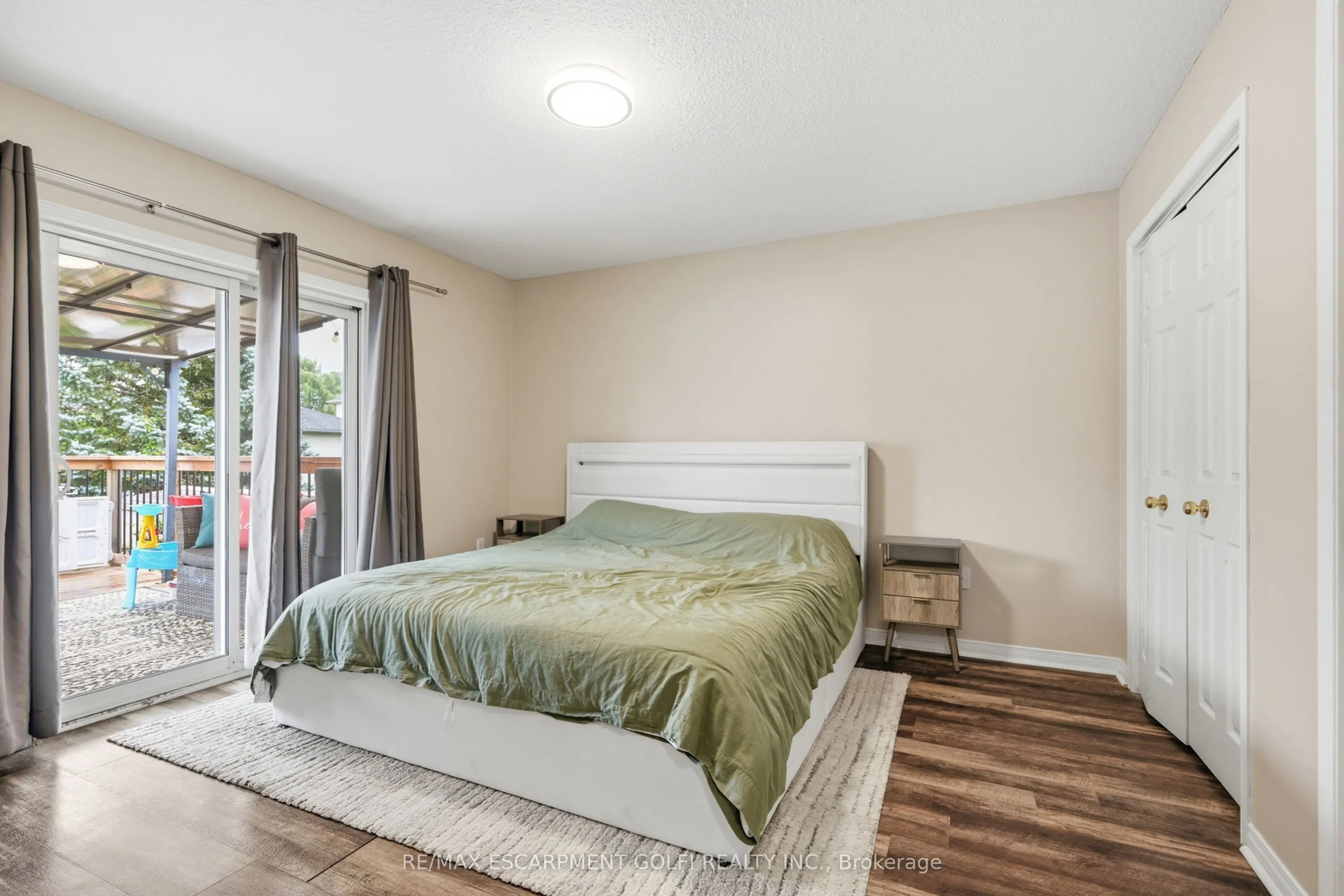 13 Golden Acres Drive