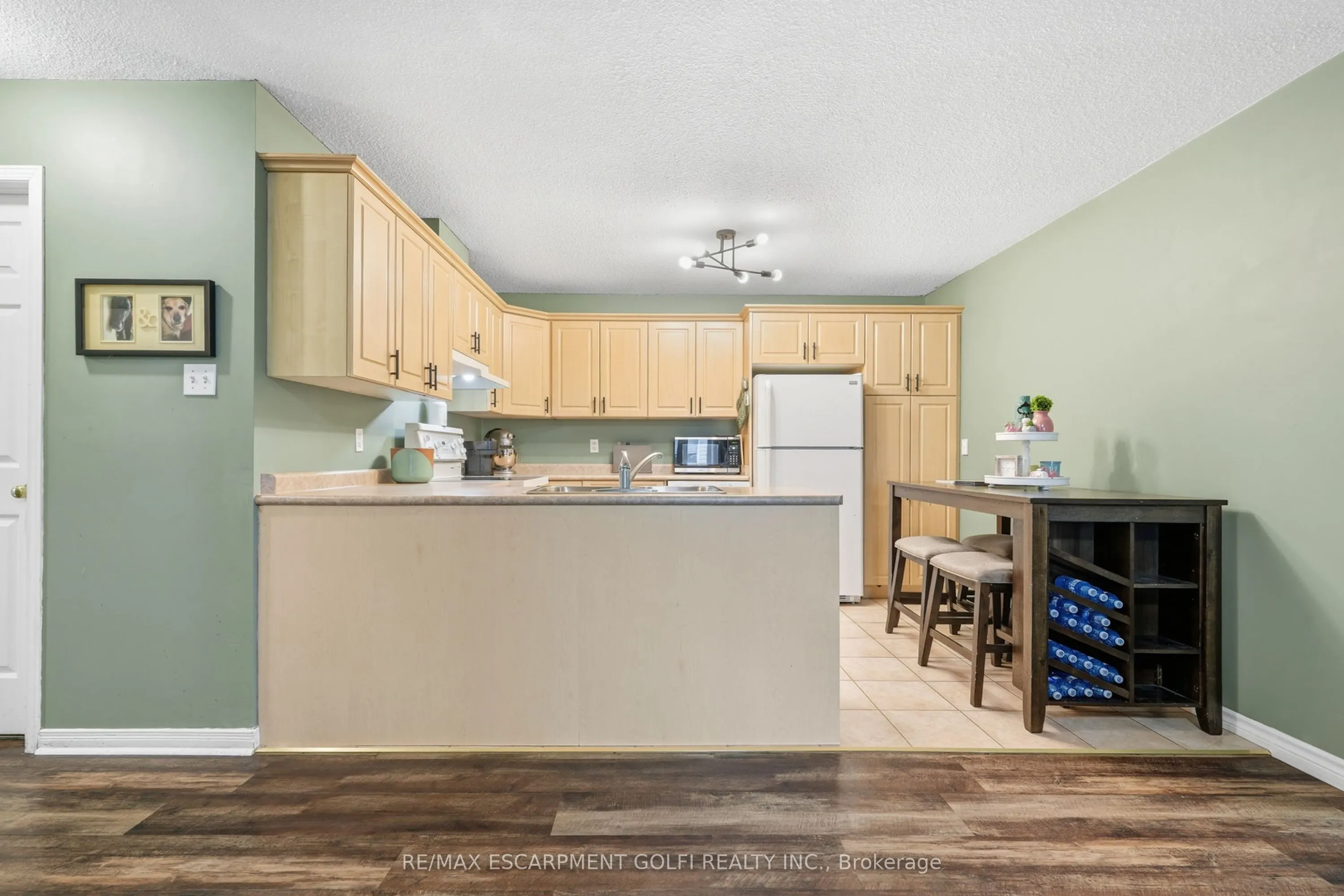 13 Golden Acres Drive