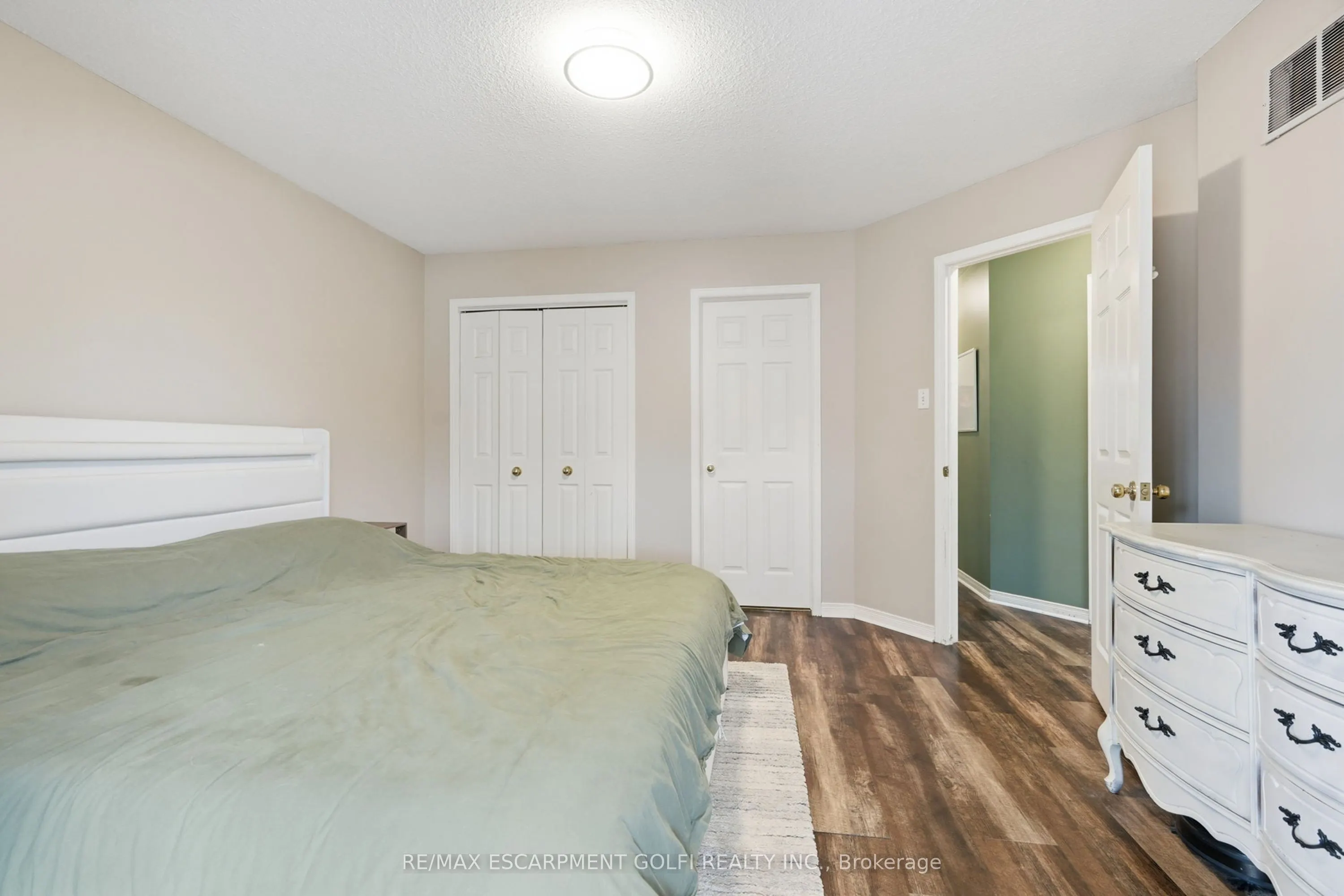 13 Golden Acres Drive