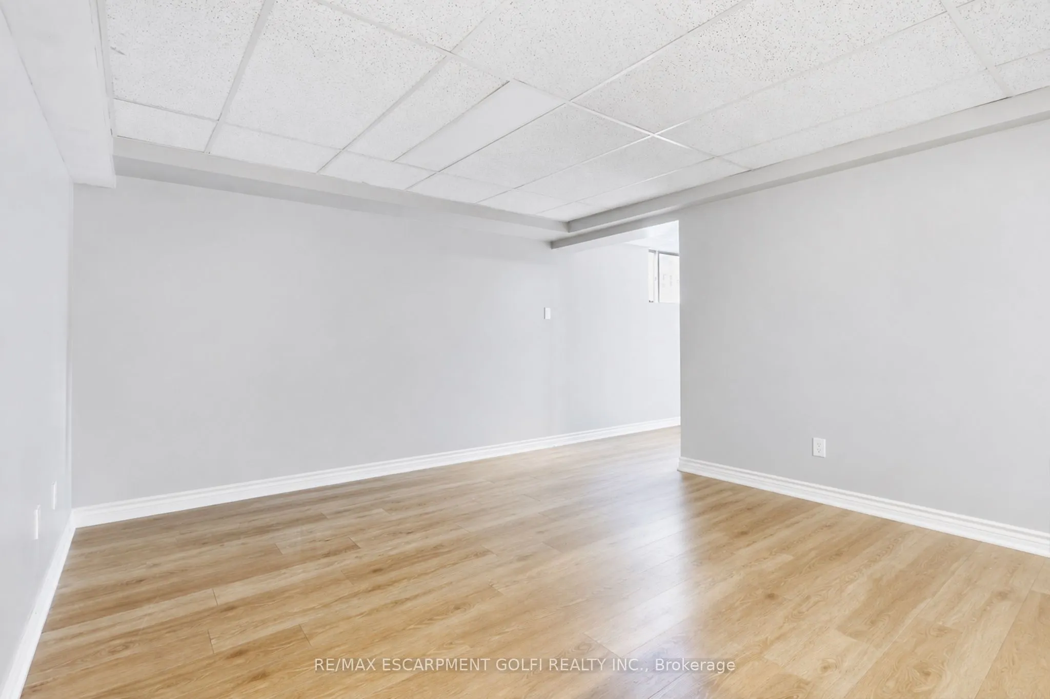 13 Golden Acres Drive