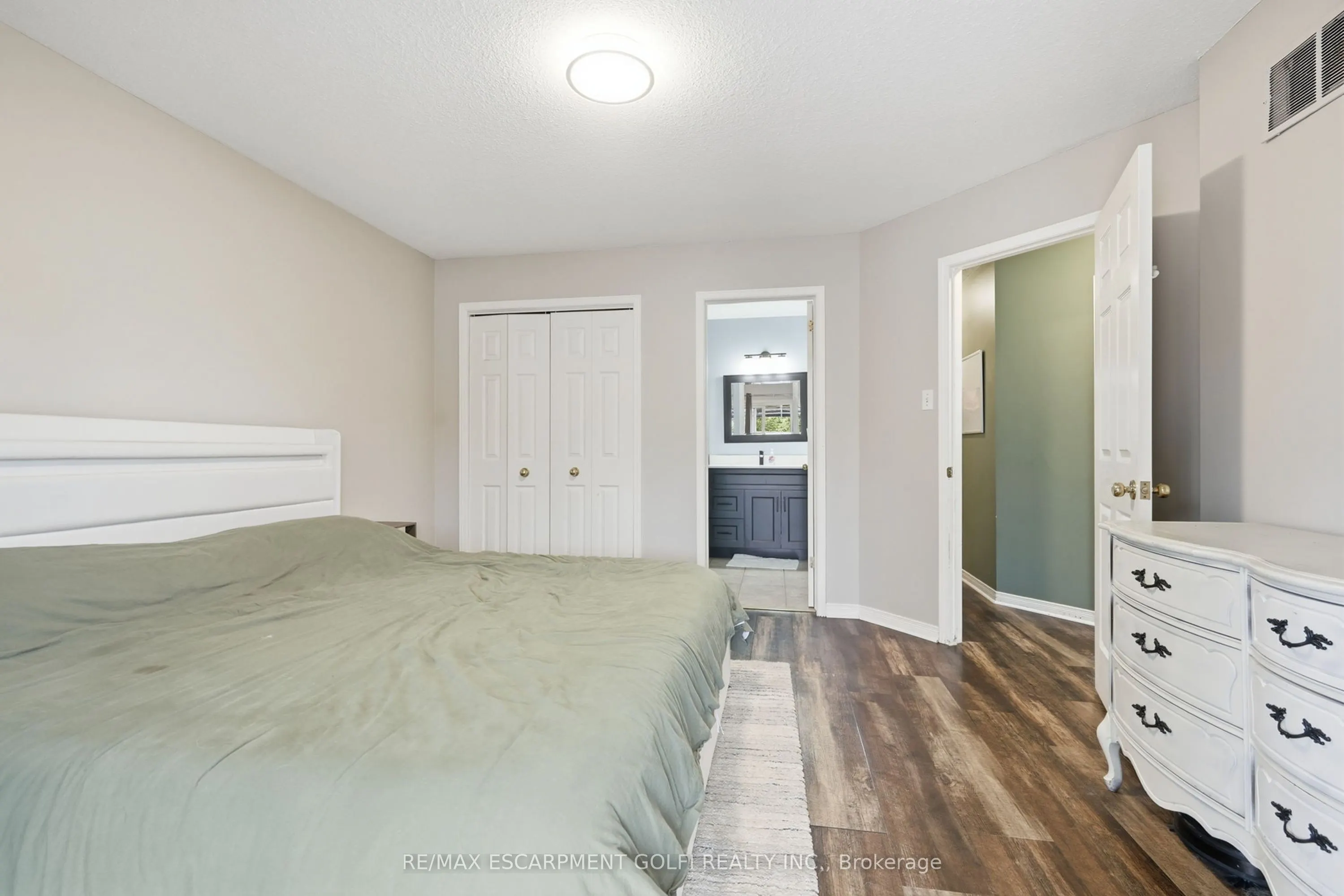 13 Golden Acres Drive