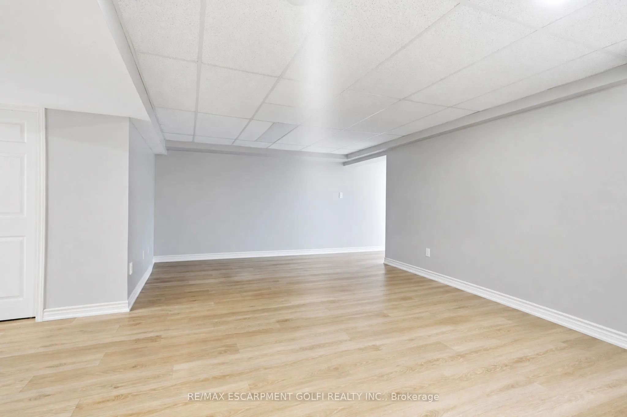 13 Golden Acres Drive