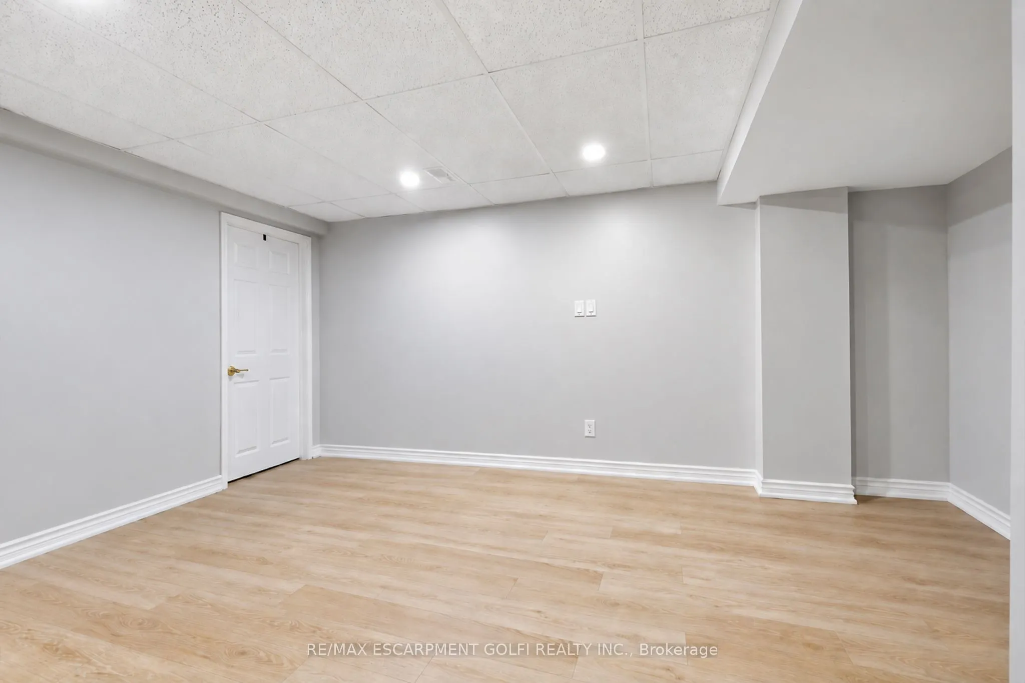 13 Golden Acres Drive