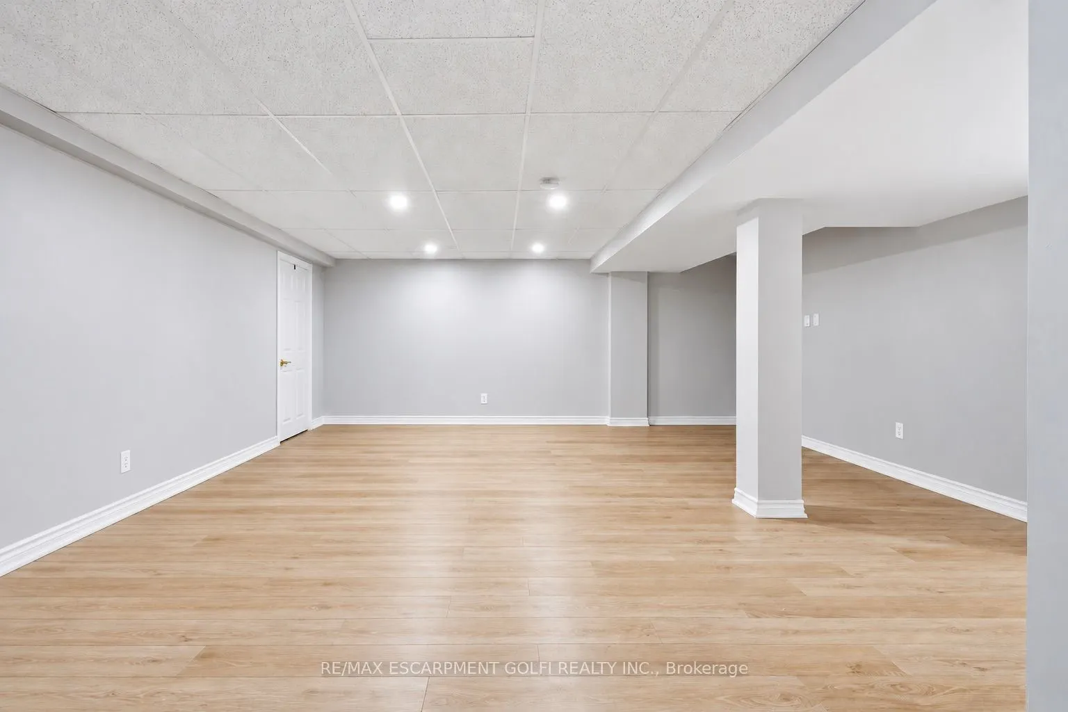 13 Golden Acres Drive