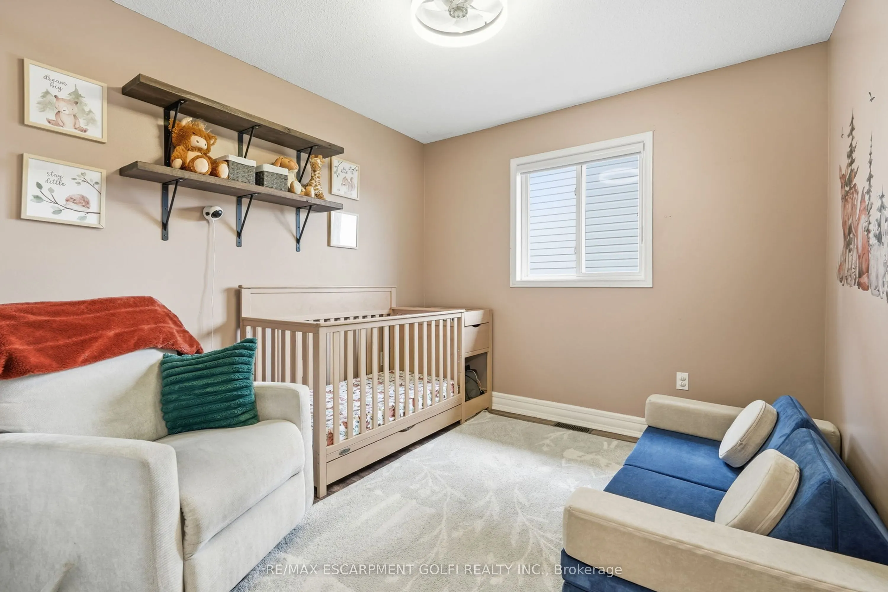 13 Golden Acres Drive