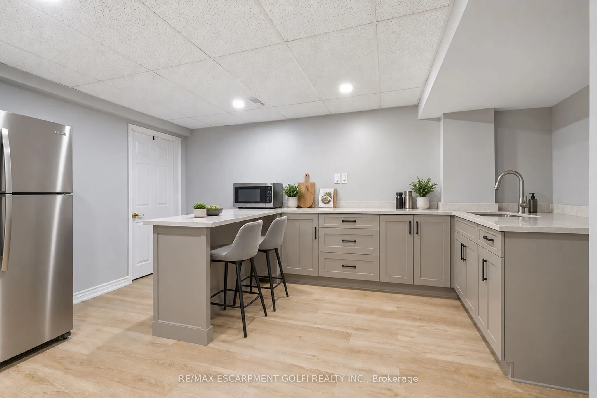 13 Golden Acres Drive