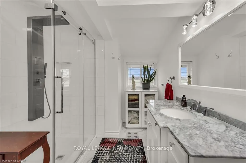 817 Lakeshore Road