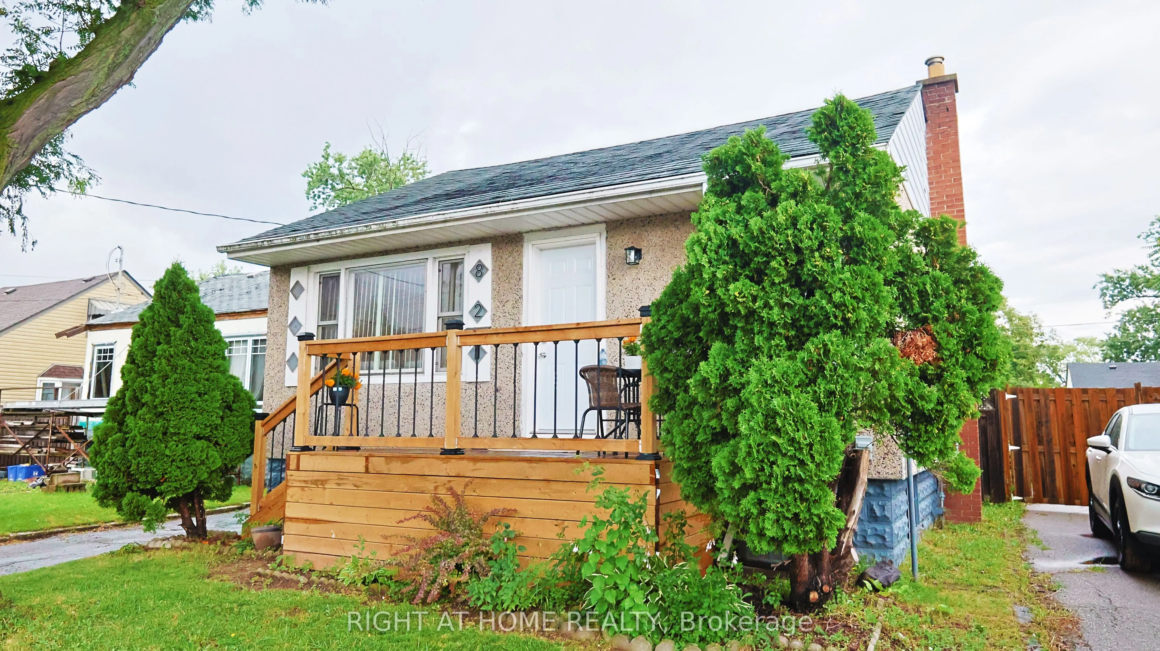 82 Normanhurst Avenue