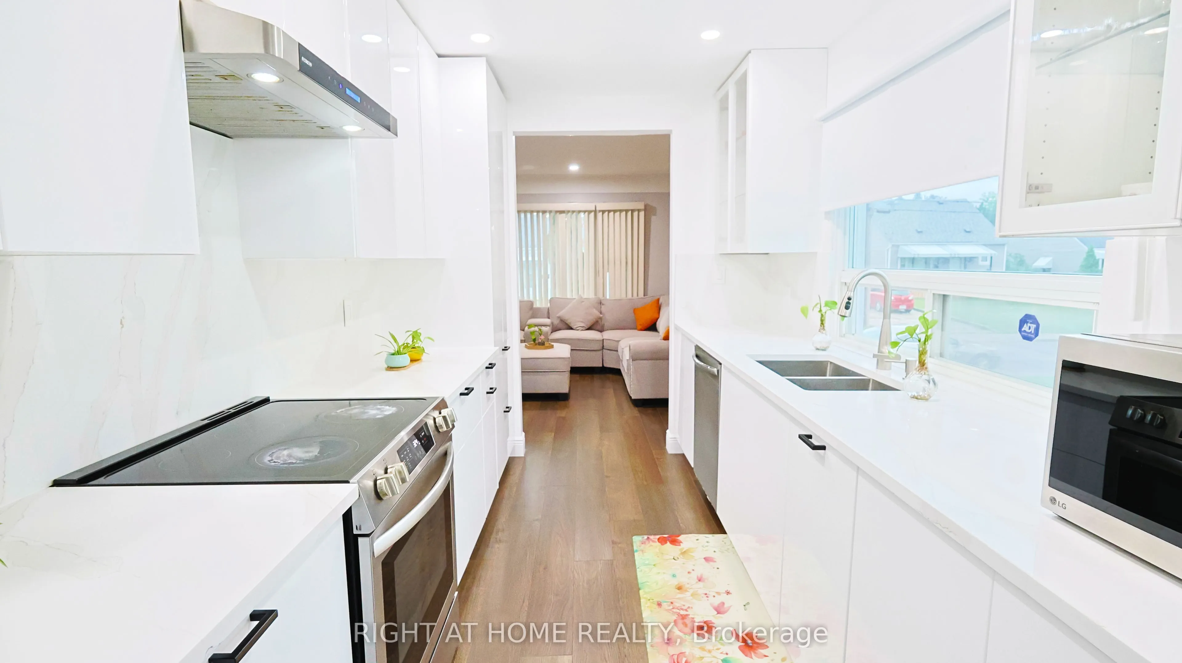 82 Normanhurst Avenue