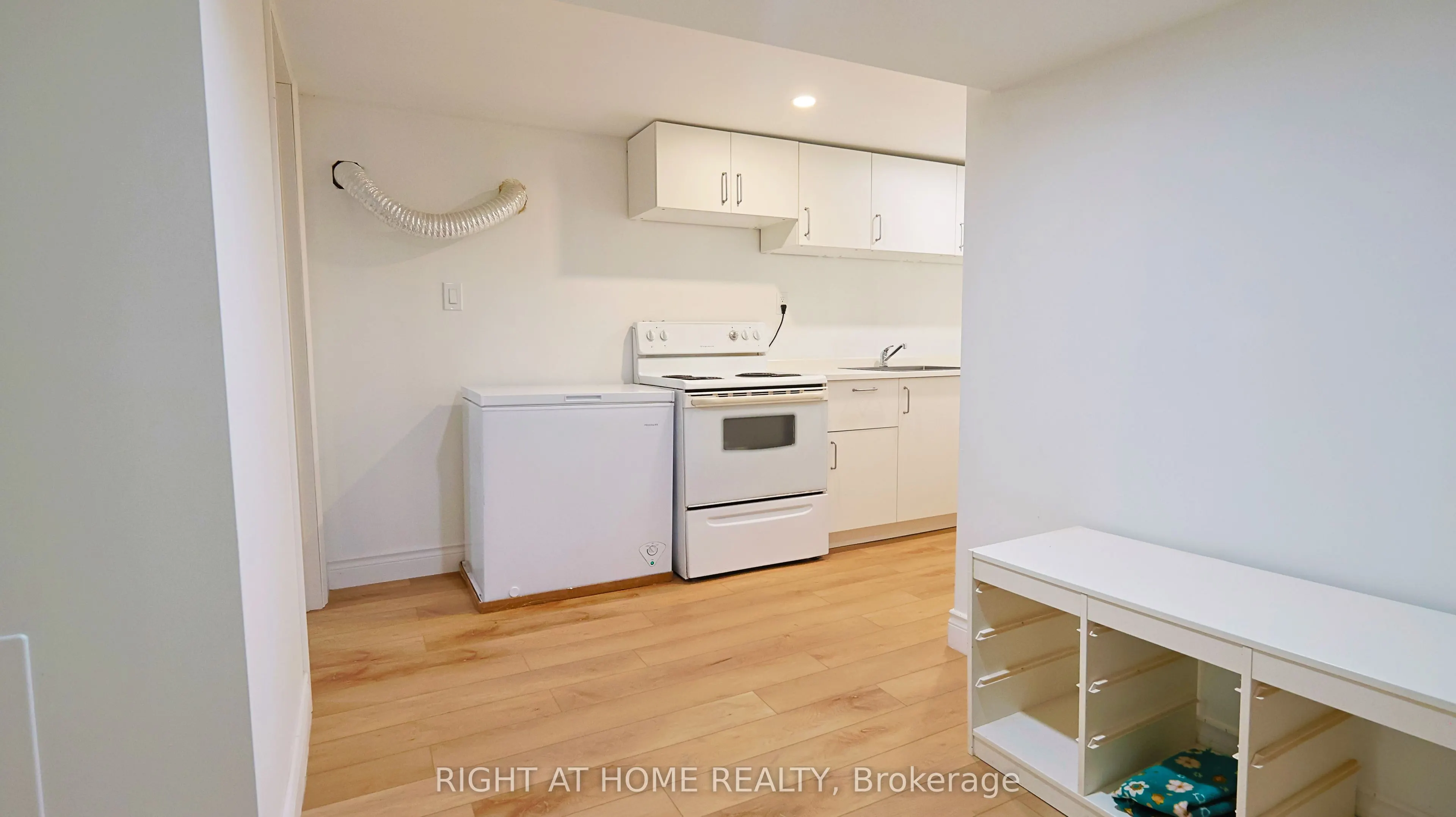 82 Normanhurst Avenue