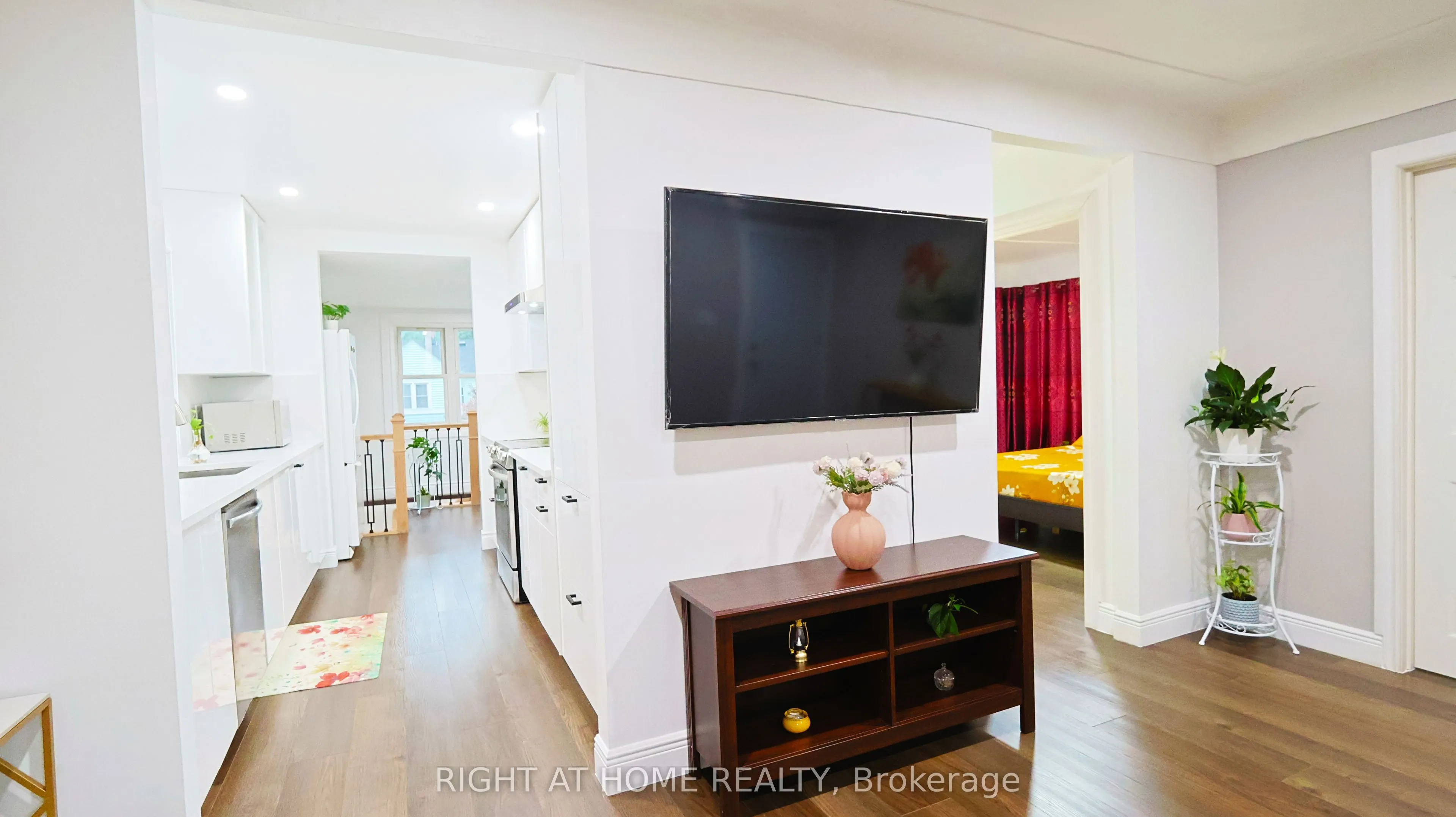 82 Normanhurst Avenue