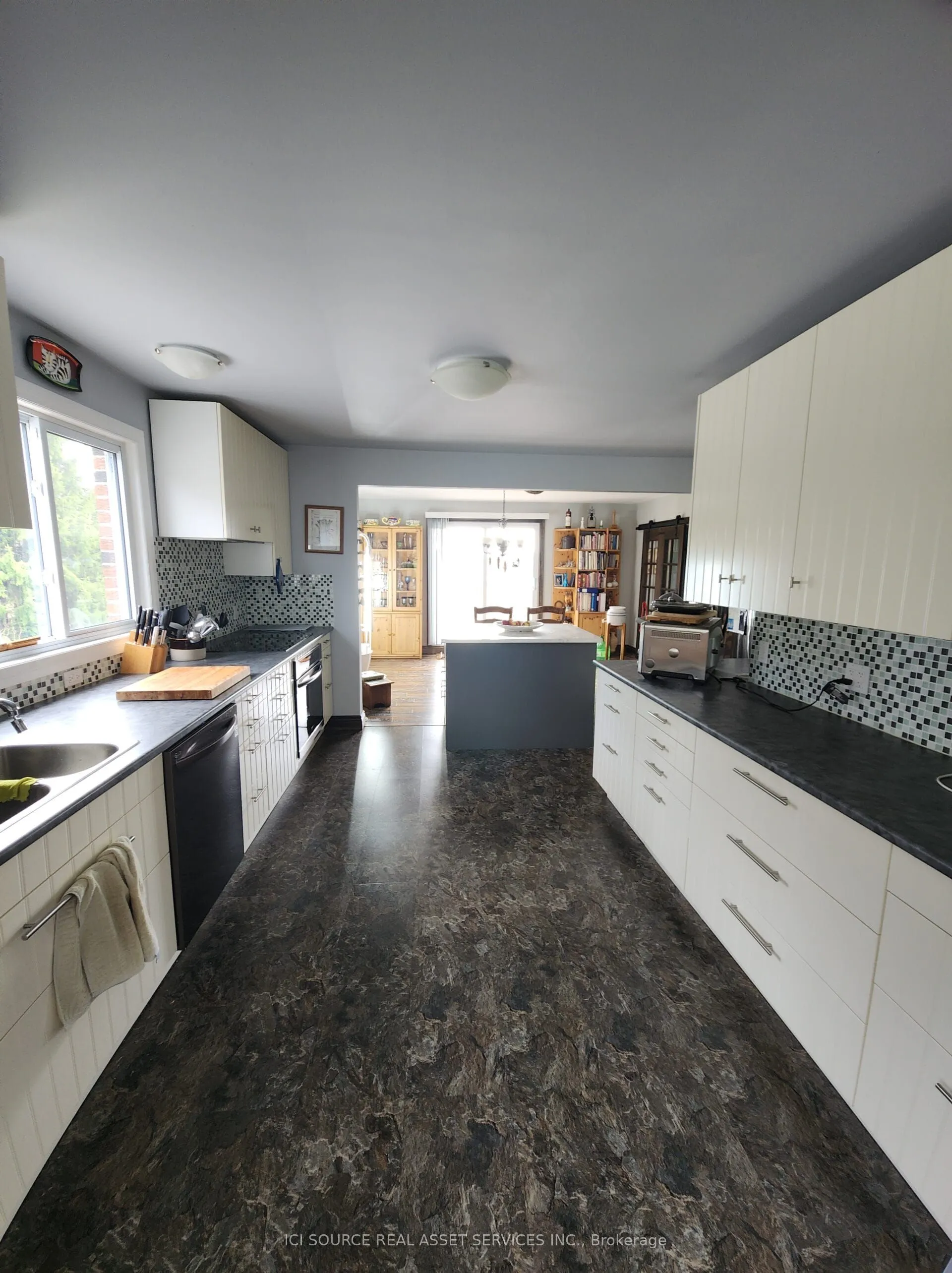 136 Hollowview Road