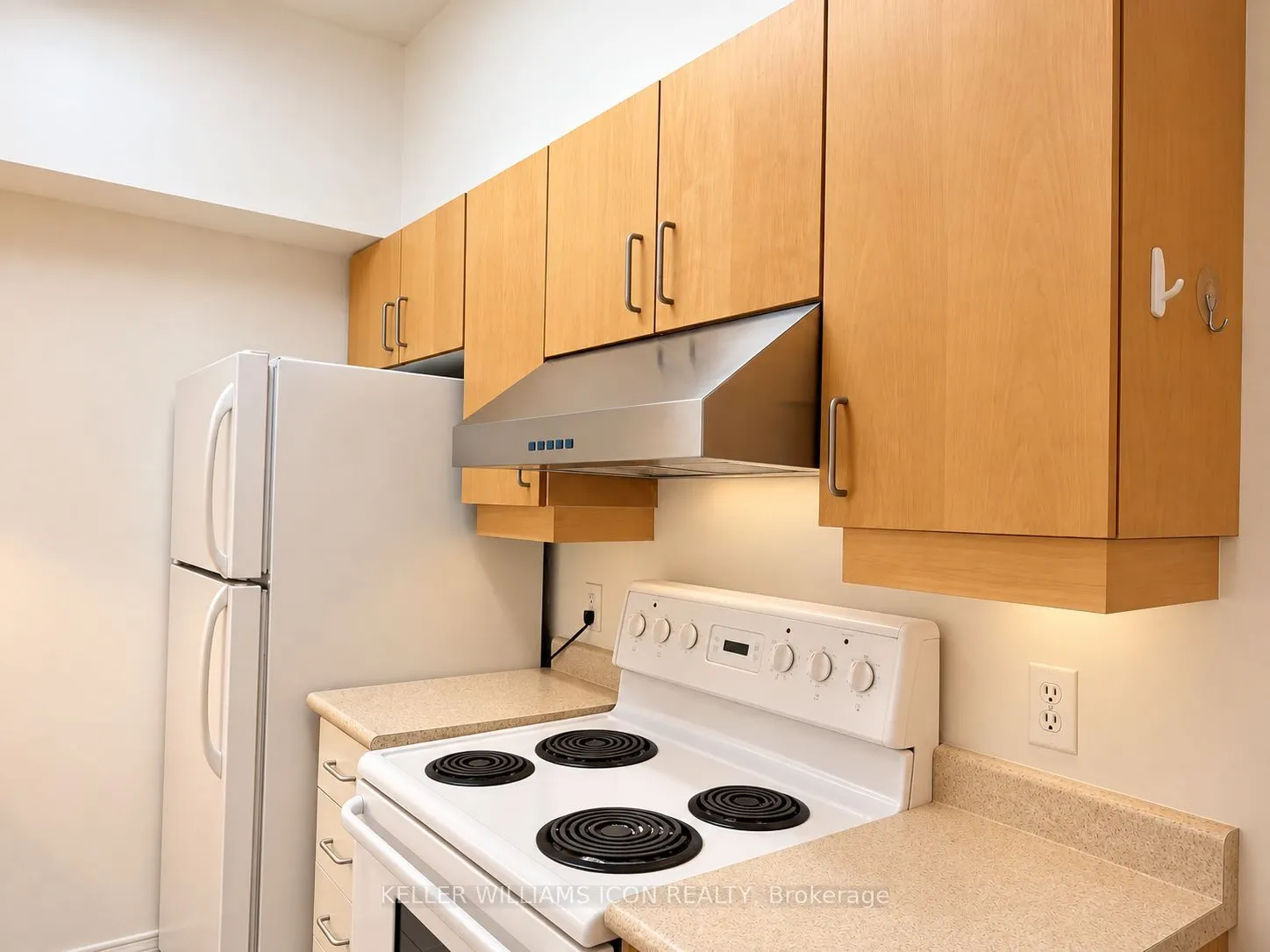 429 Somerset Street W #105