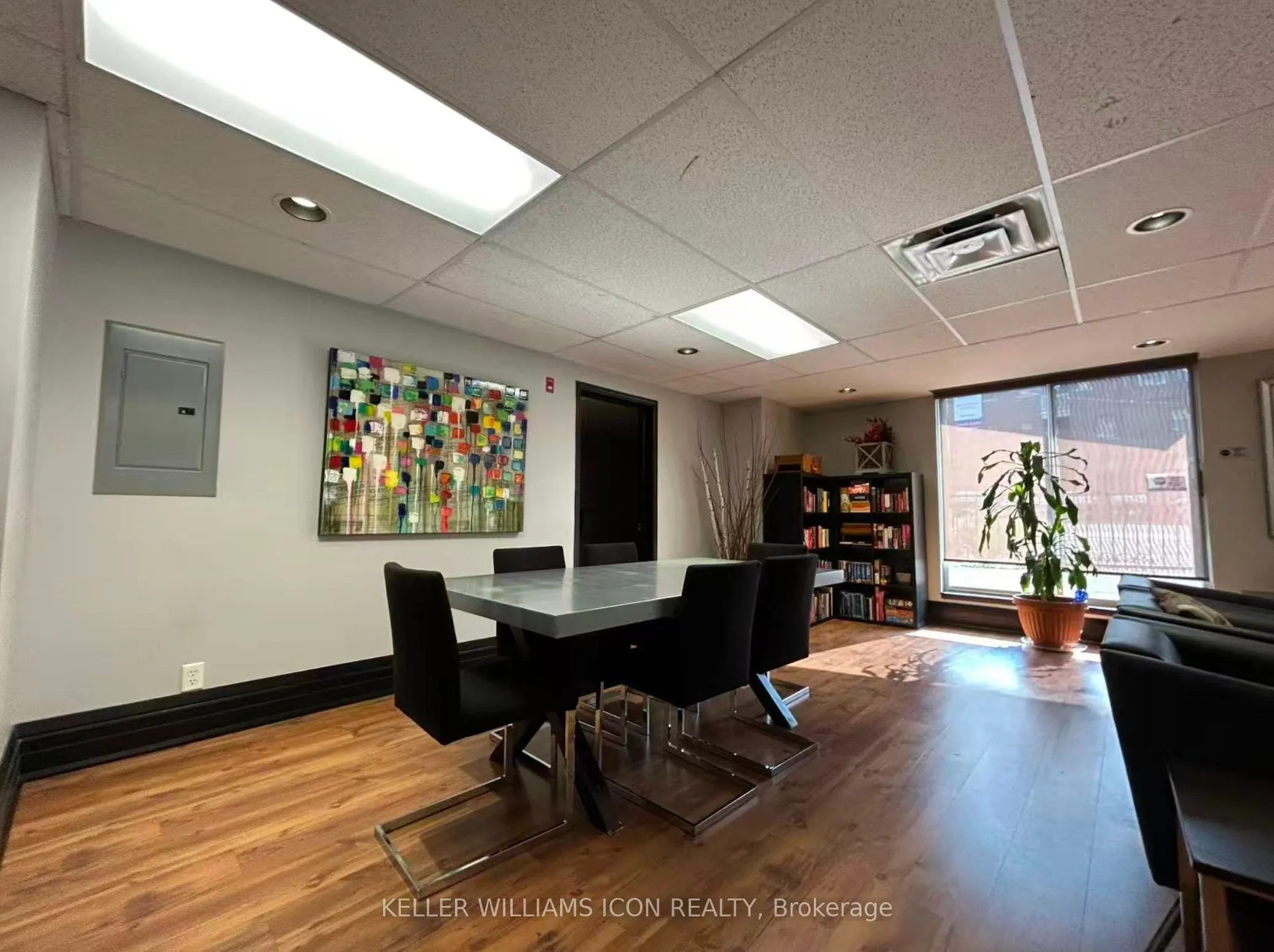 429 Somerset Street W #105