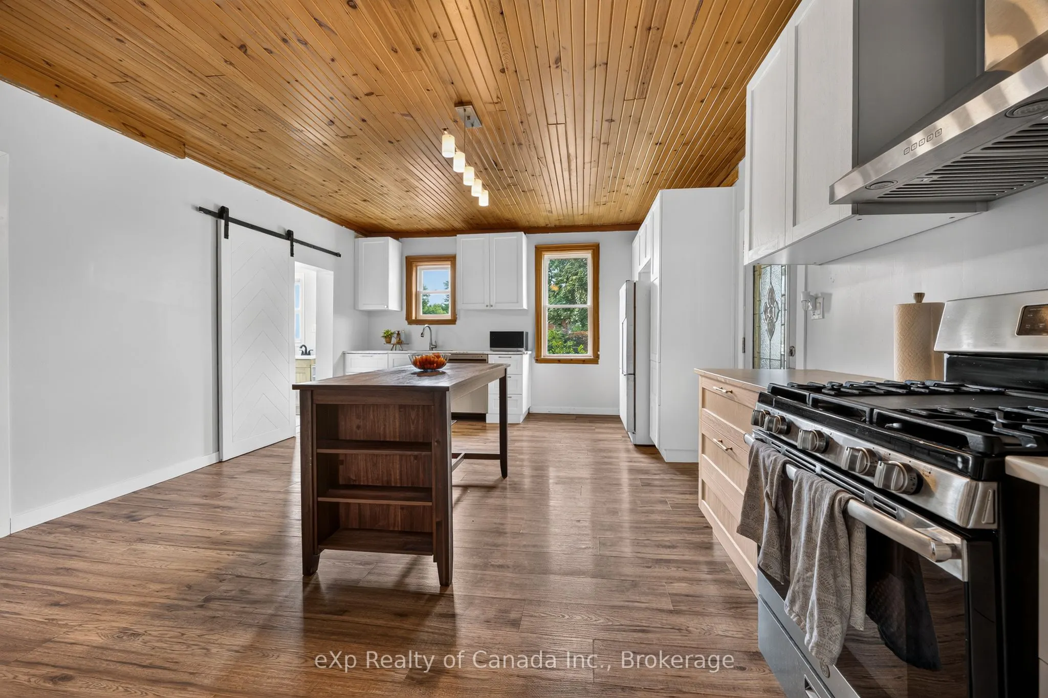 24 STOVER Street S