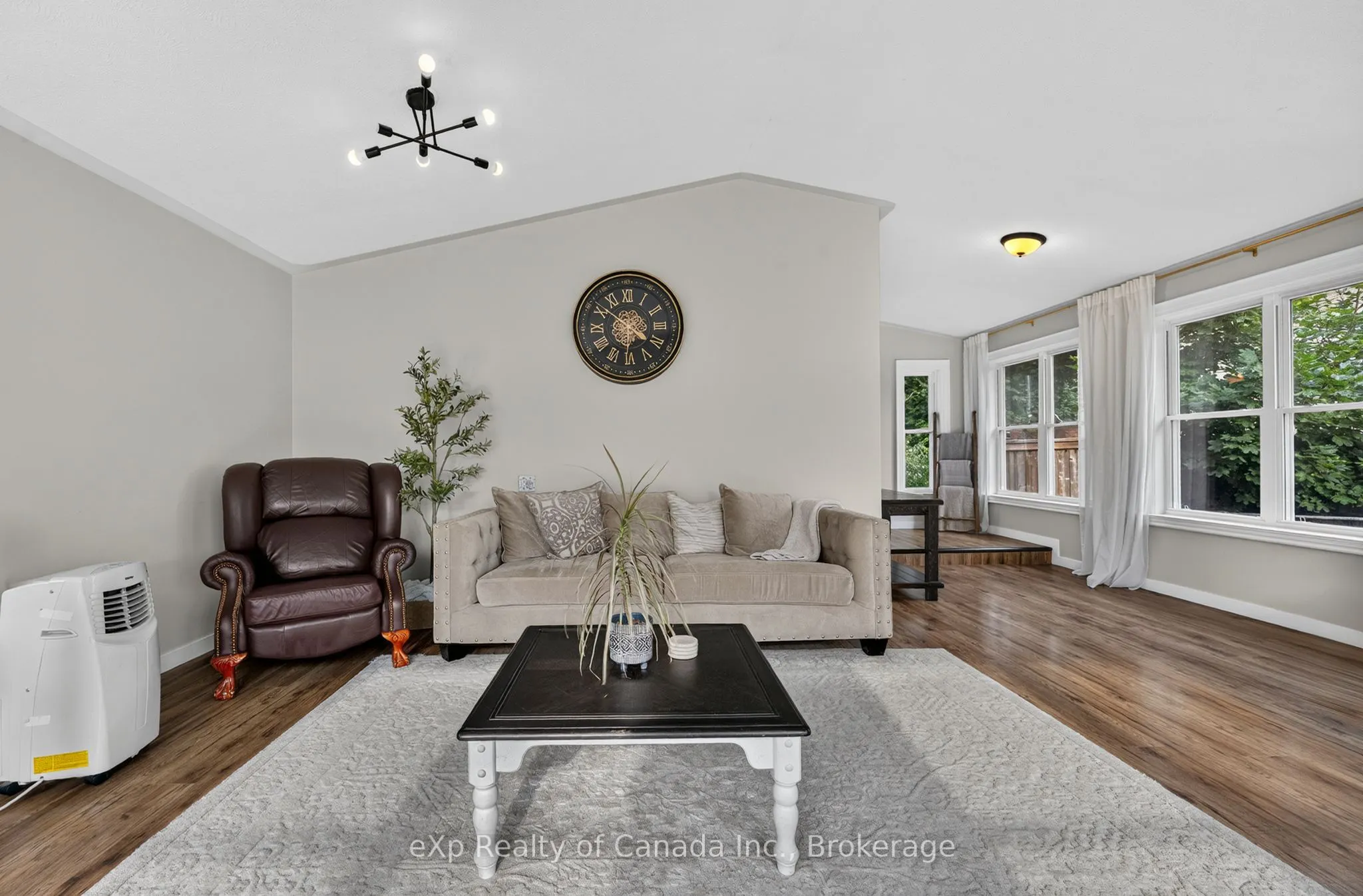 24 STOVER Street S