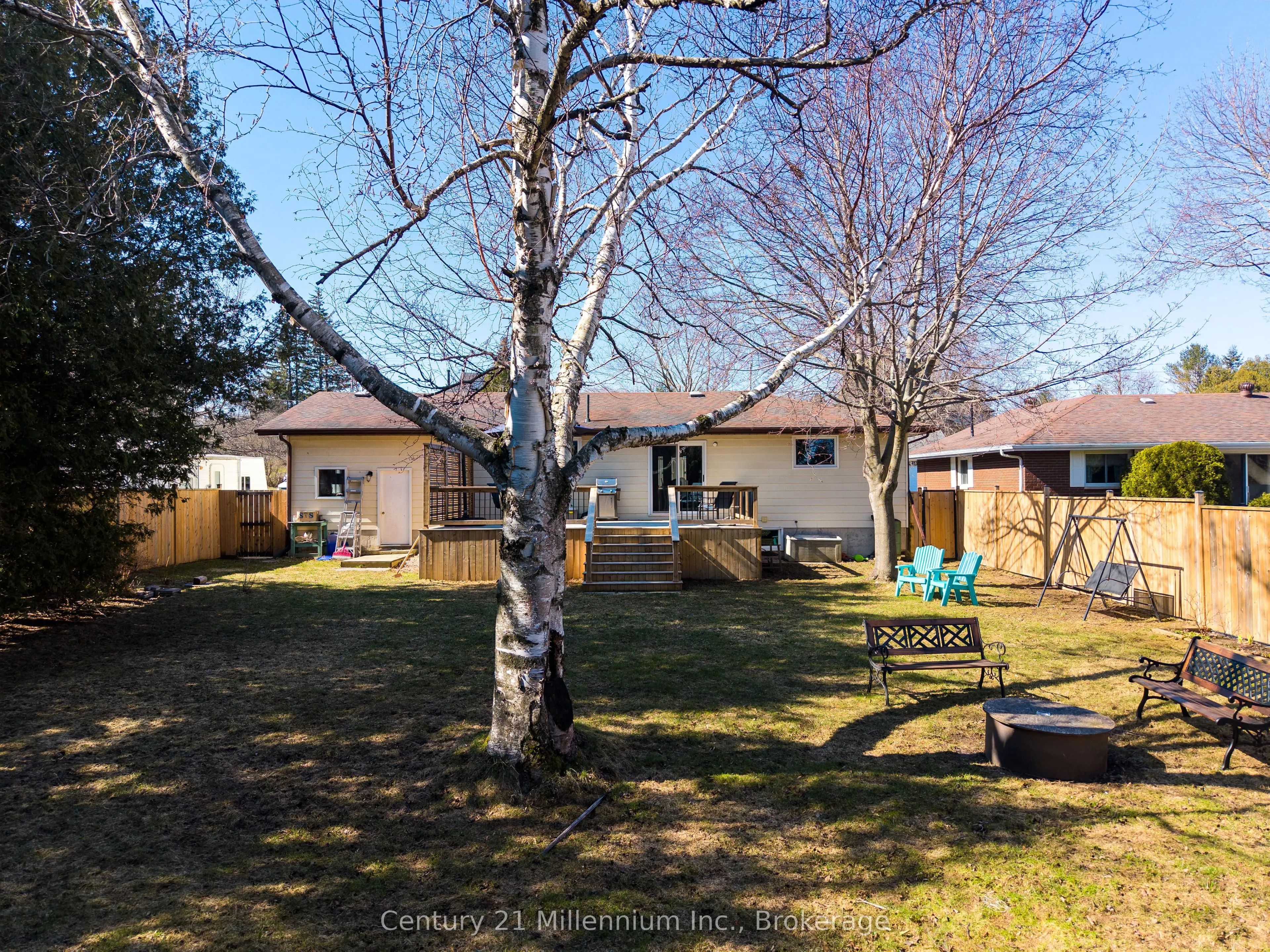 142 Arthur Street E