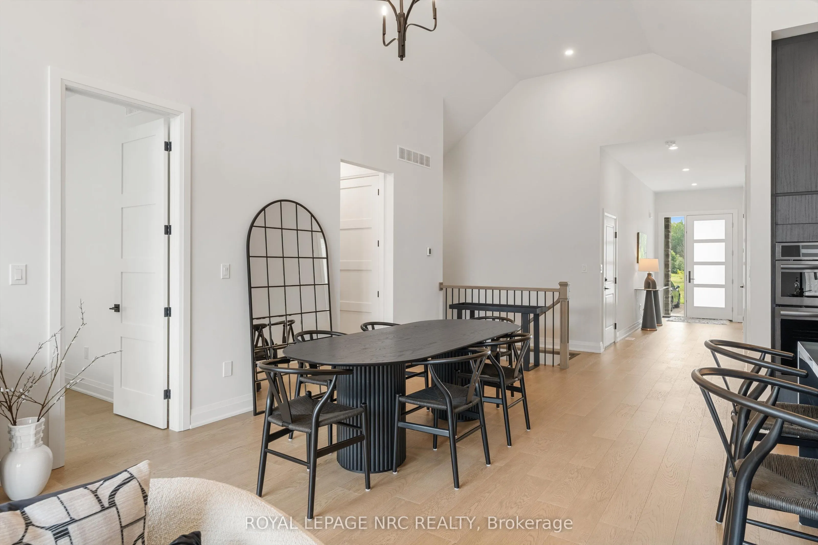 11 Primrose Street #12