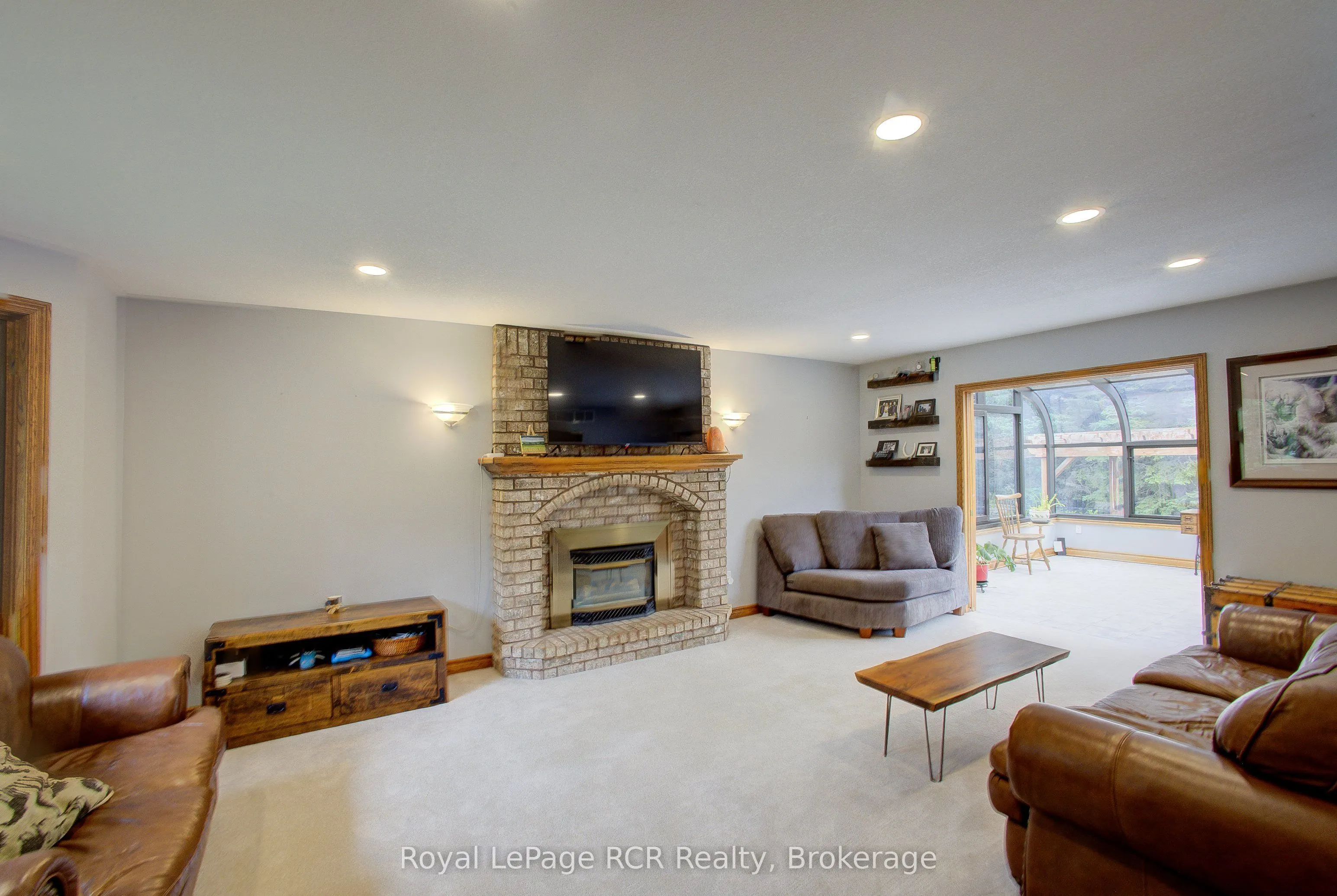 8187 Wellington Road 109 Road