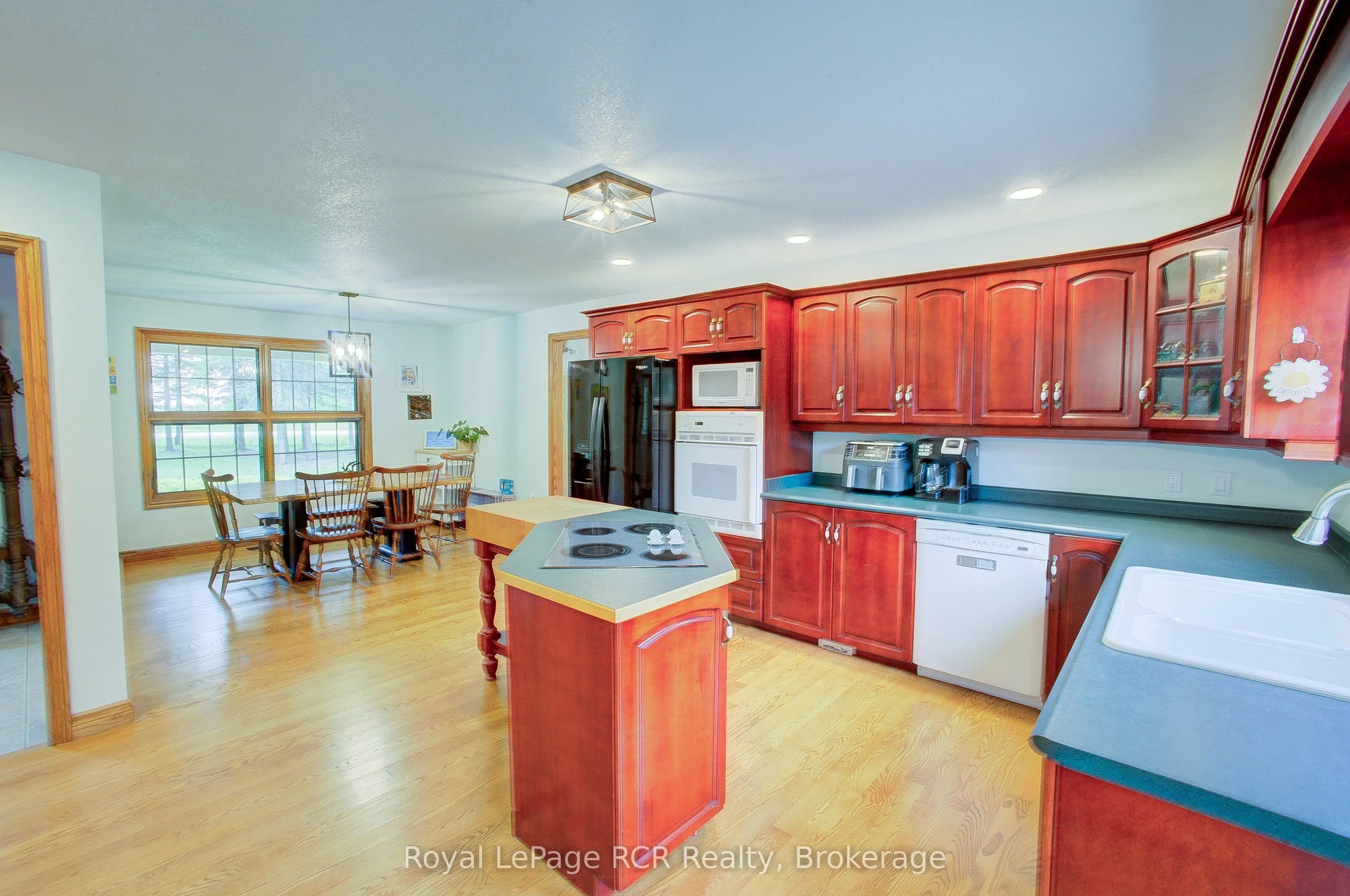 8187 Wellington Road 109 Road