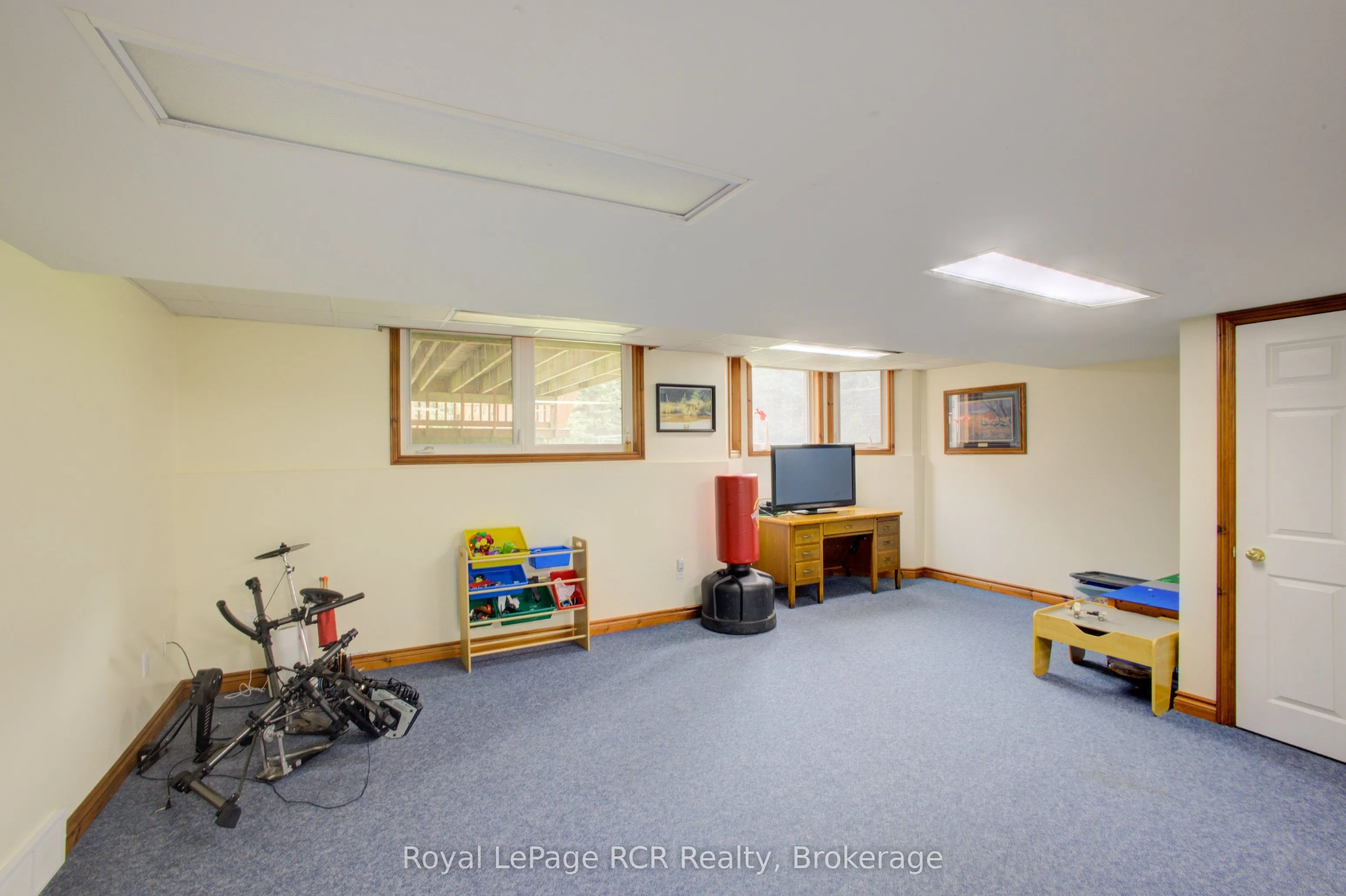 8187 Wellington Road 109 Road