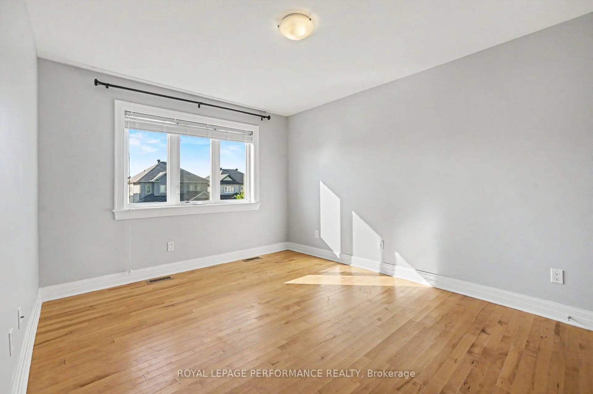 523 Adamson Crescent