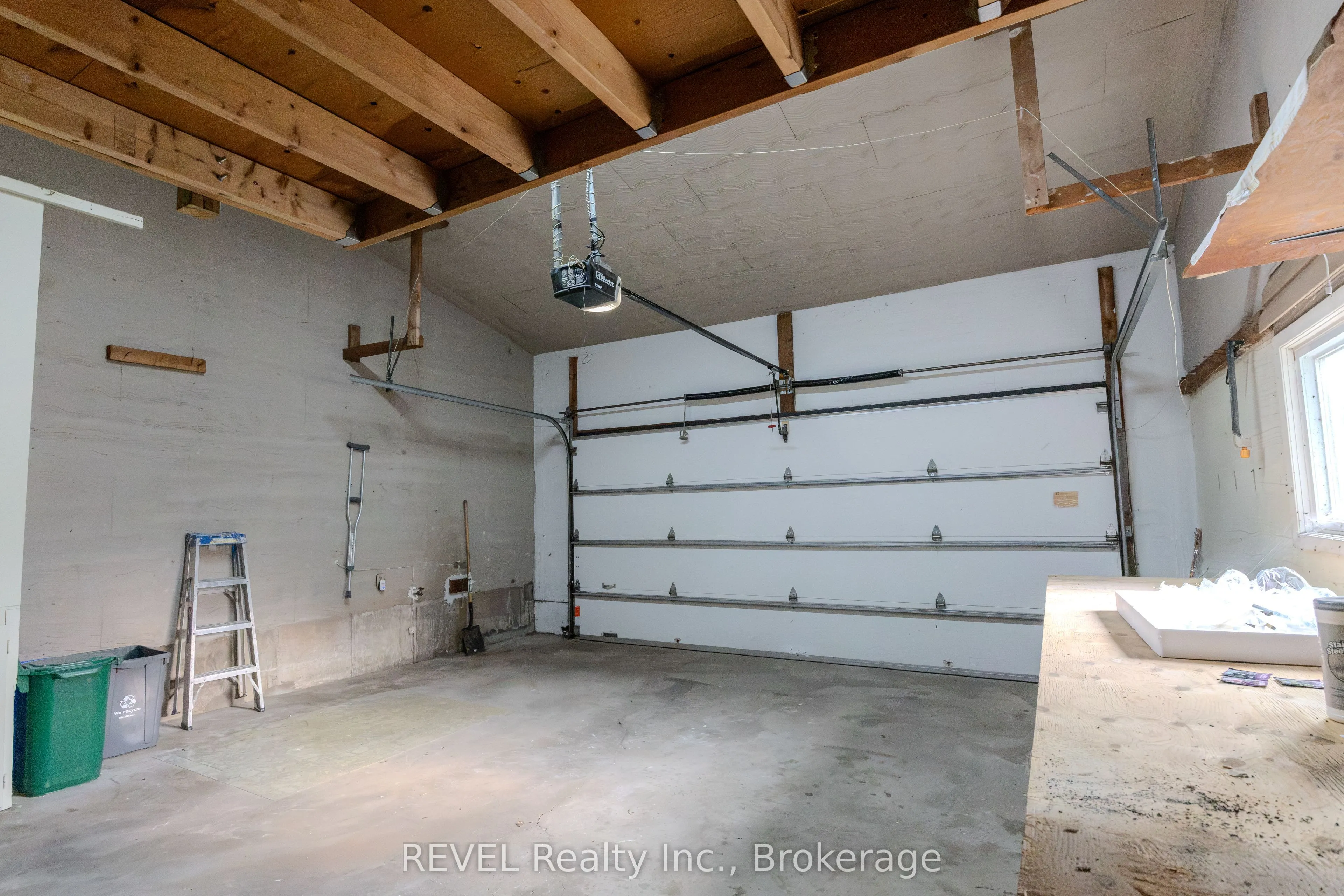 7285 Rolling Acres Crescent