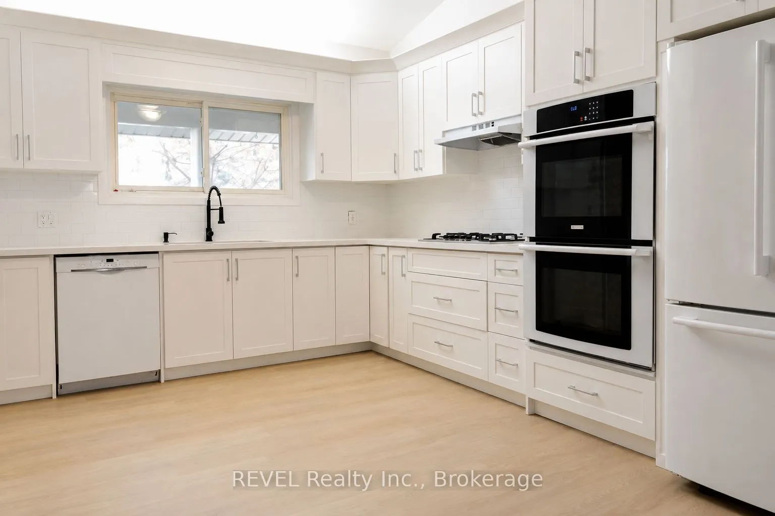7285 Rolling Acres Crescent