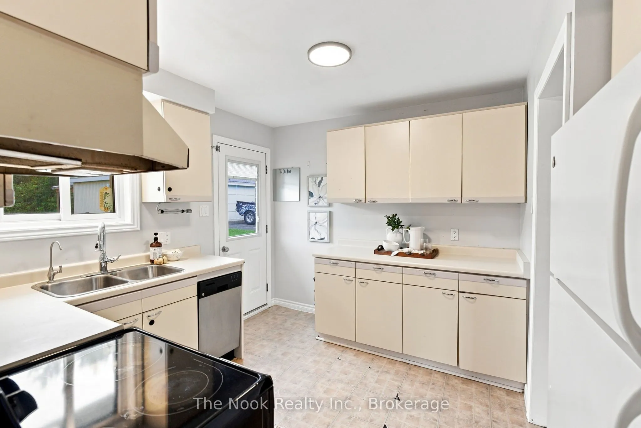 24 Cedar Ridge Drive