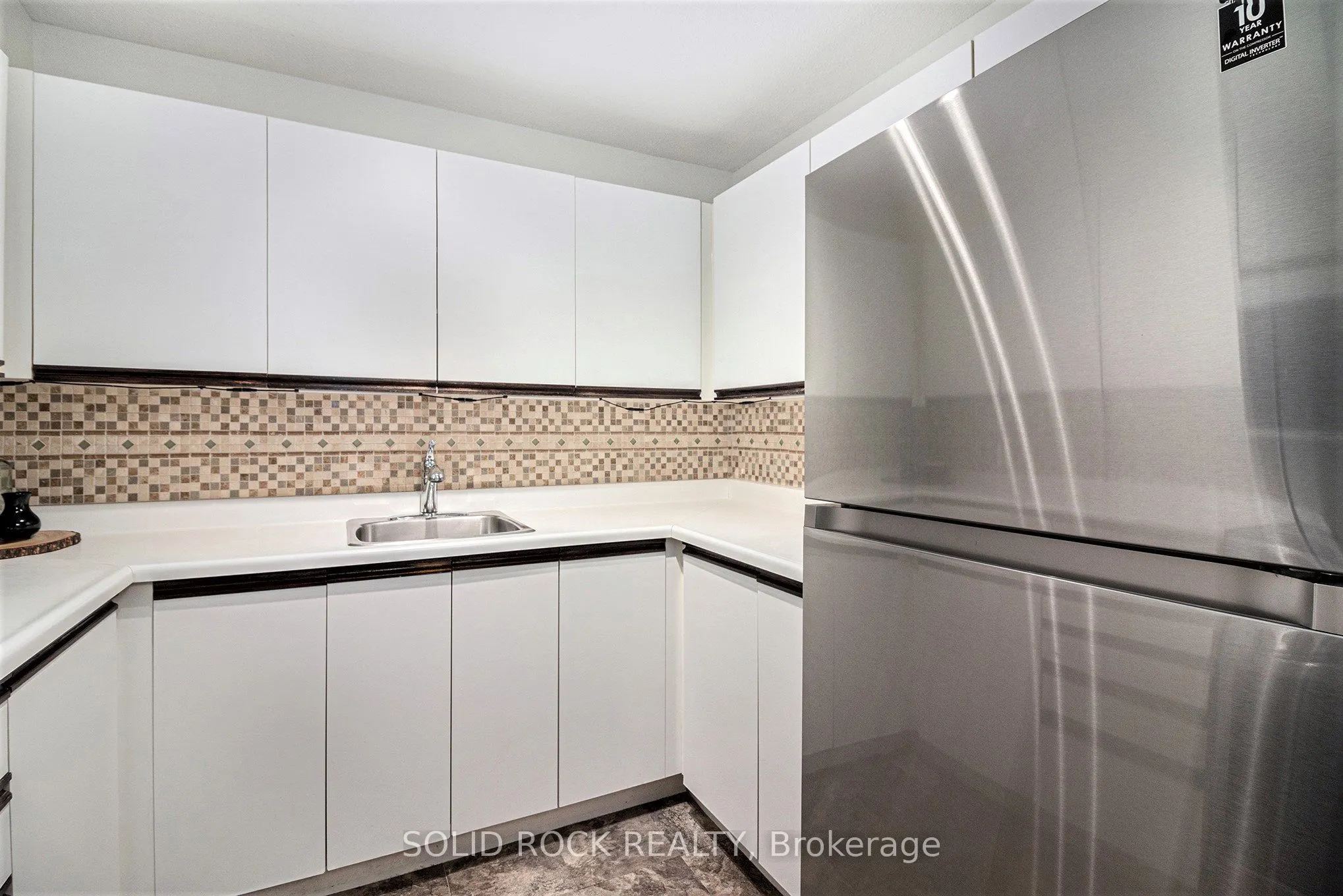 475 Laurier Avenue W #1204