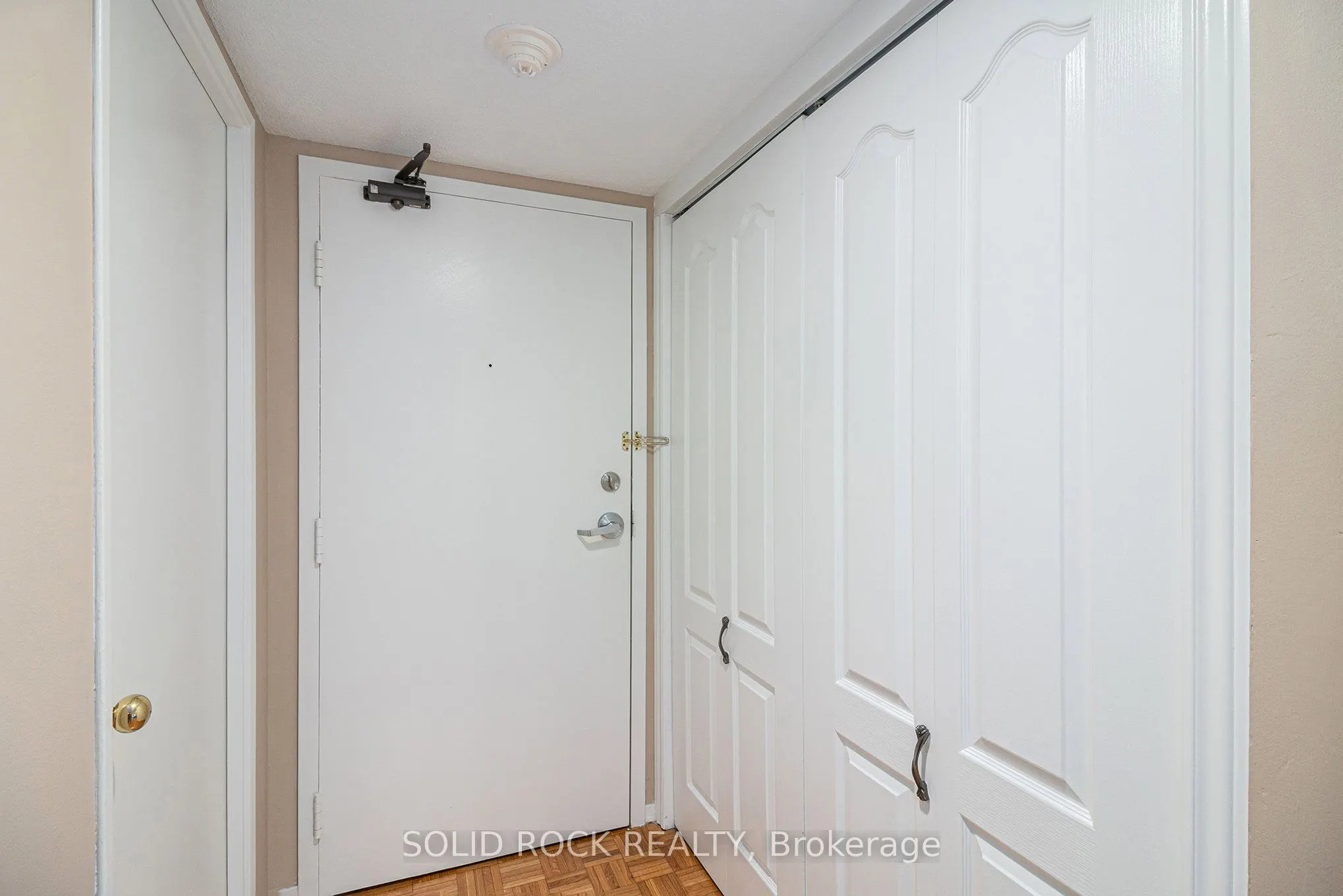475 Laurier Avenue W #1204