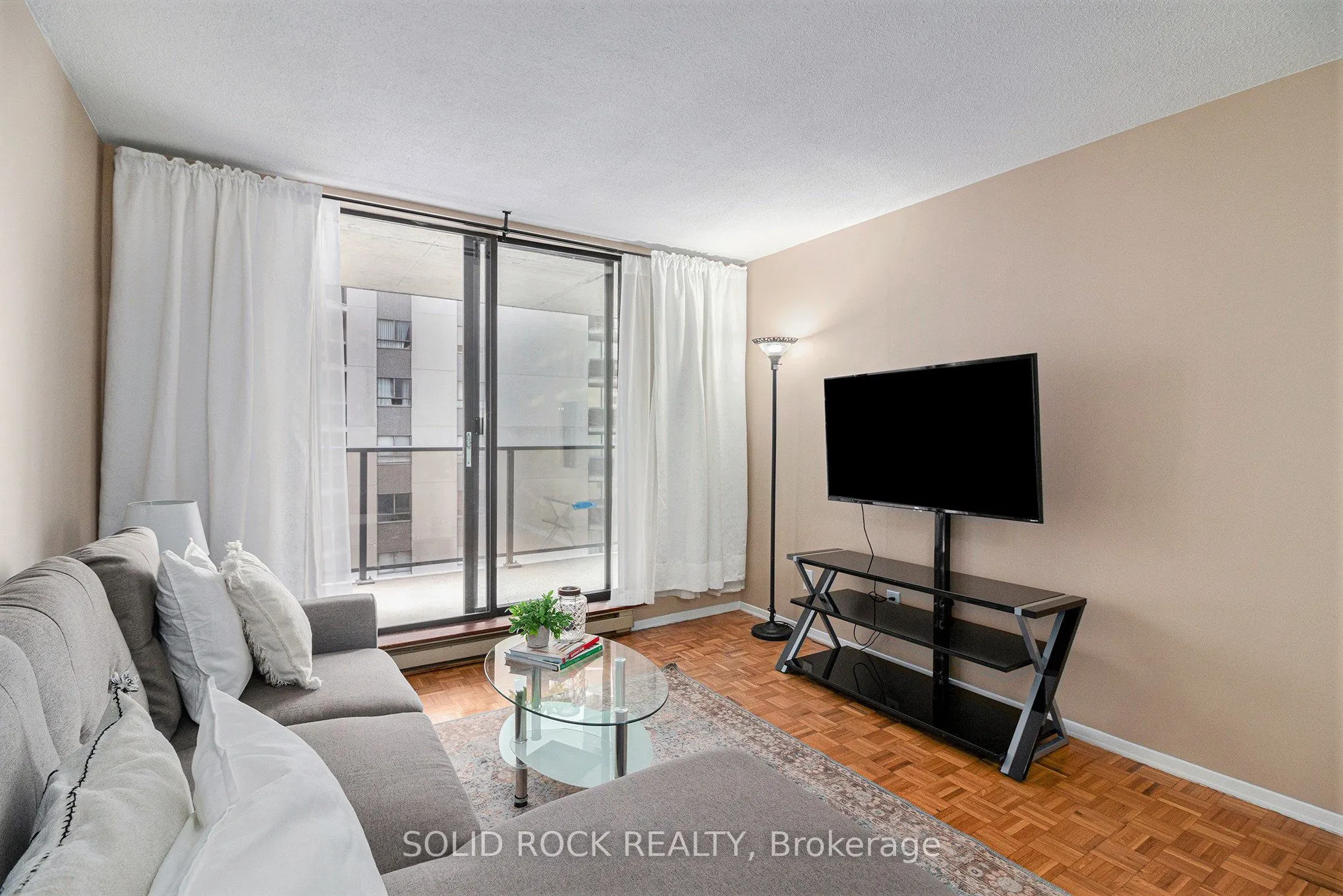 475 Laurier Avenue W #1204